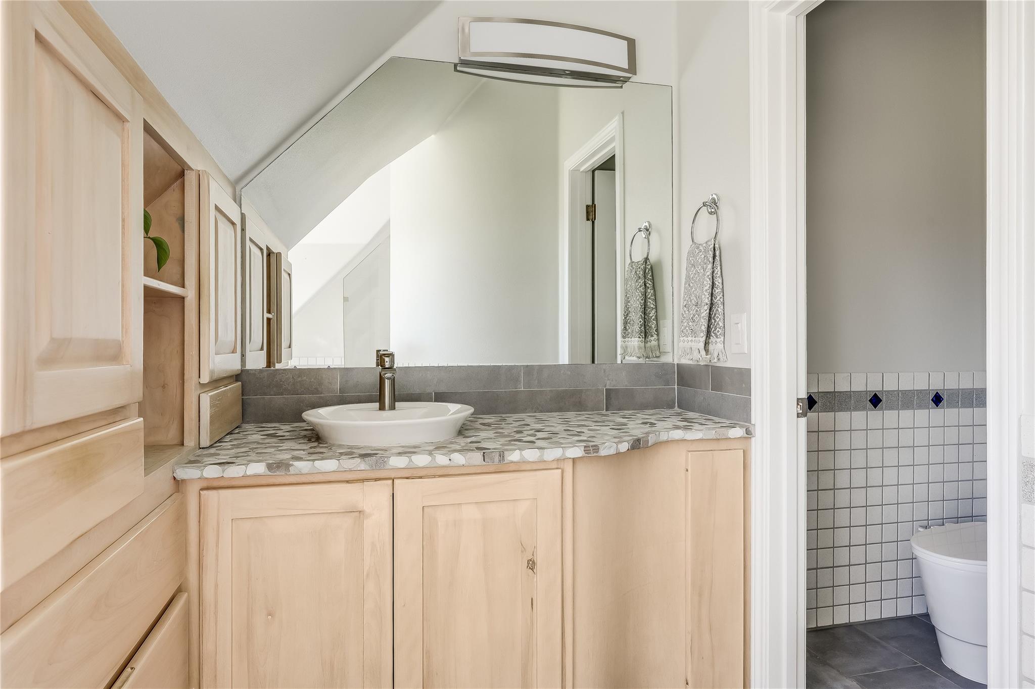 8004 Golden Oaks Ln, Austin, TX 78737