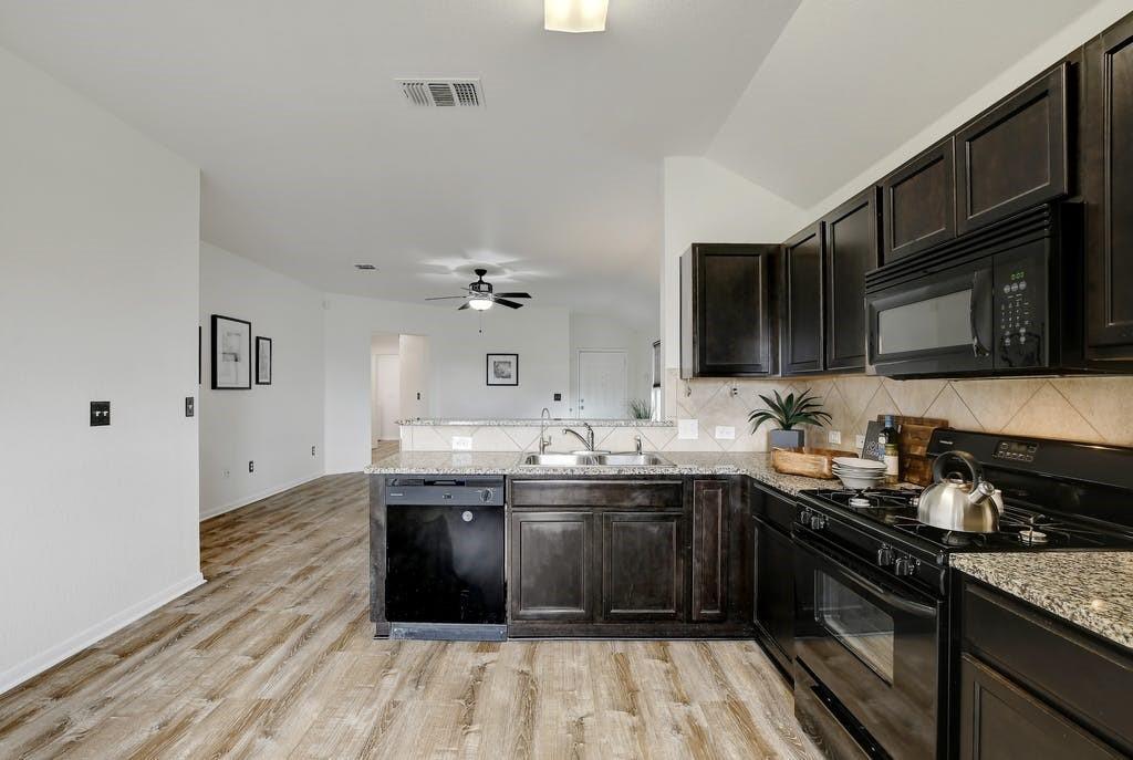 173 Rafe Ct, Kyle, TX 78640