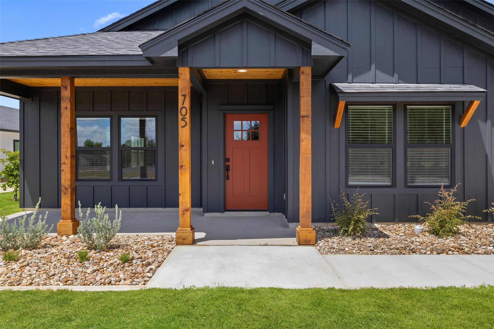 705 Sloan St, Taylor, TX 76574