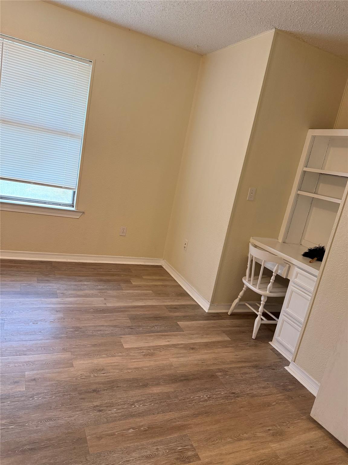 5931 Limmer Loop, Hutto, TX 78634