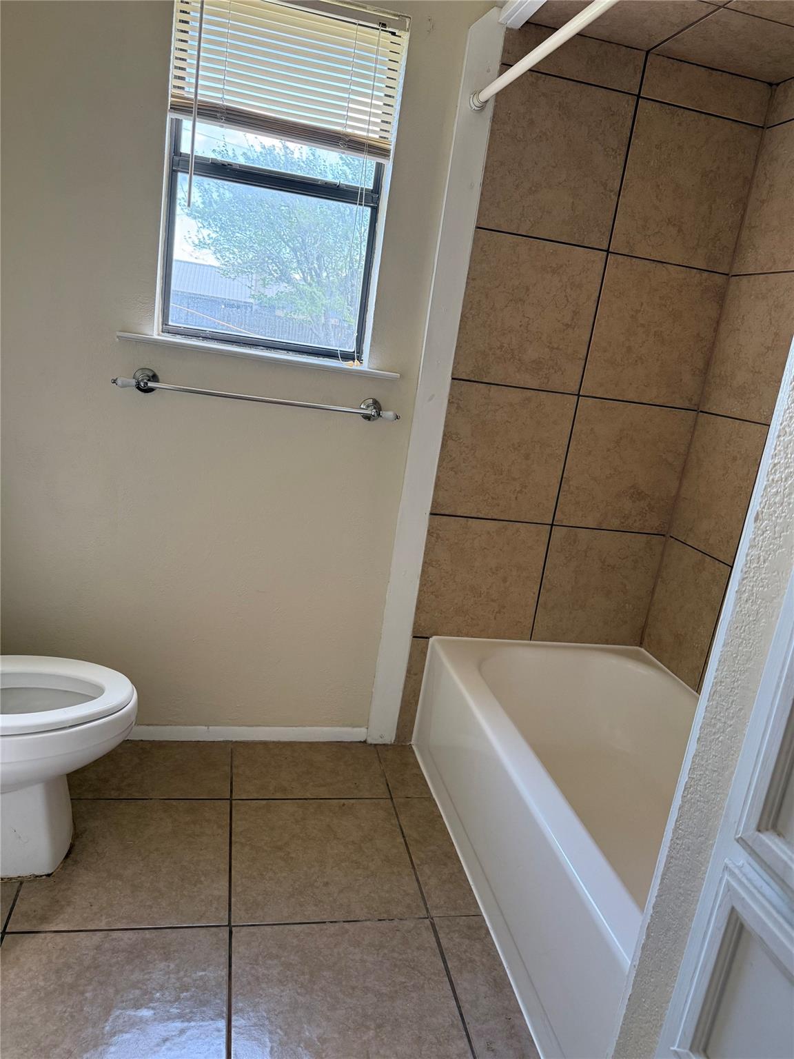 5931 Limmer Loop, Hutto, TX 78634