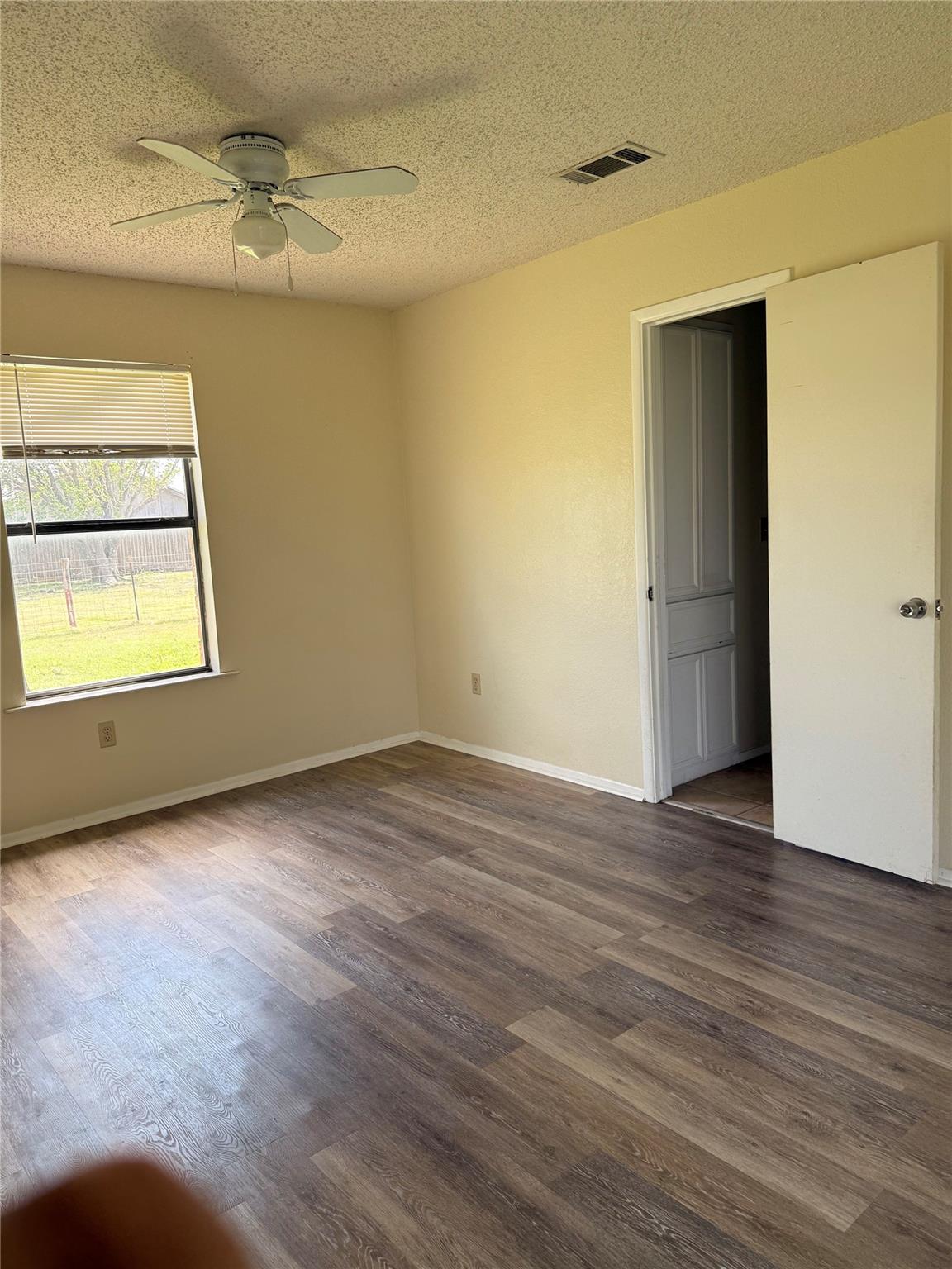 5931 Limmer Loop, Hutto, TX 78634