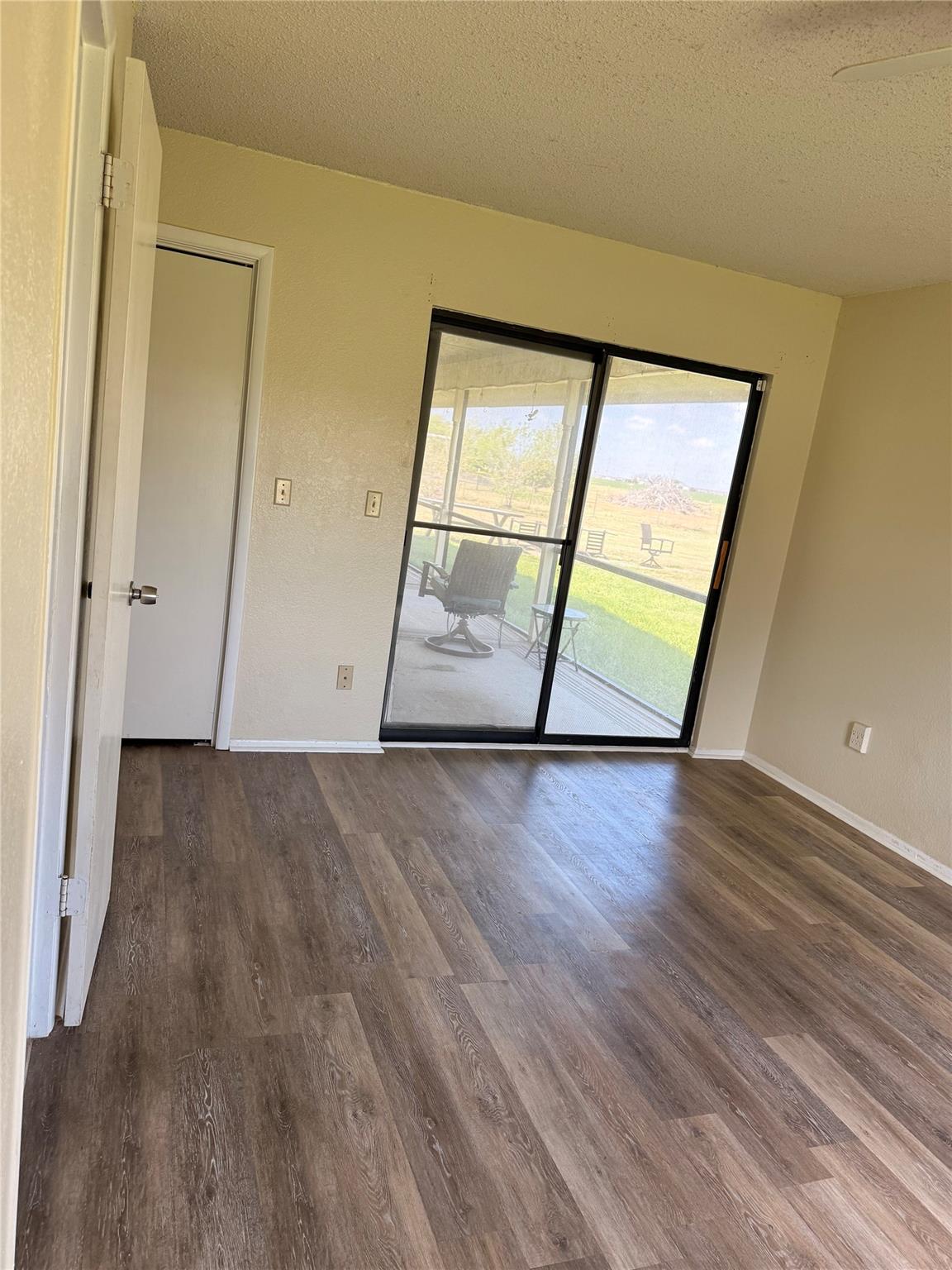 5931 Limmer Loop, Hutto, TX 78634