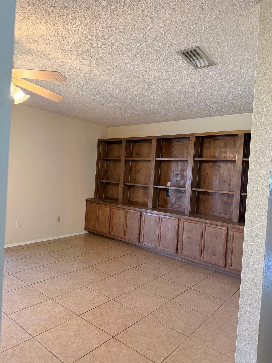 5931 Limmer Loop, Hutto, TX 78634