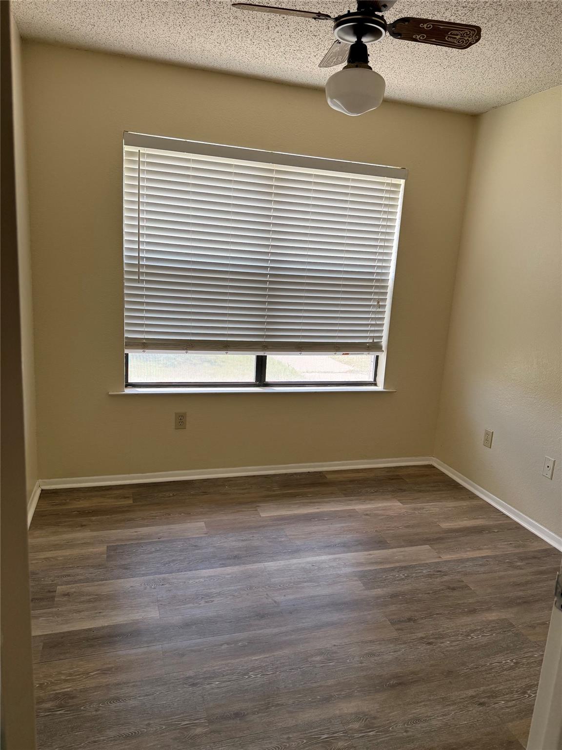 5931 Limmer Loop, Hutto, TX 78634