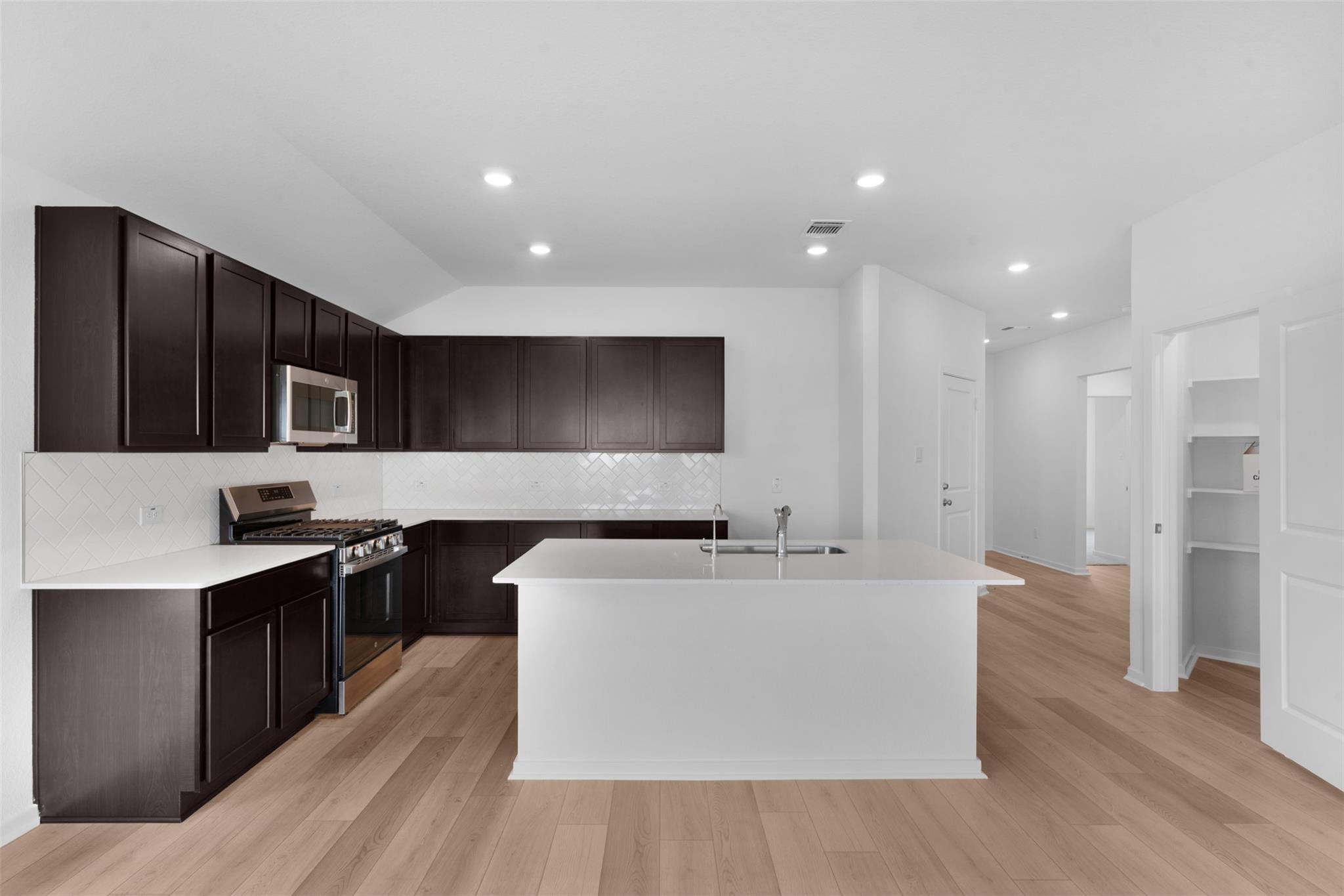 13701 Tucker Hedge Pass, Elgin, TX 78621