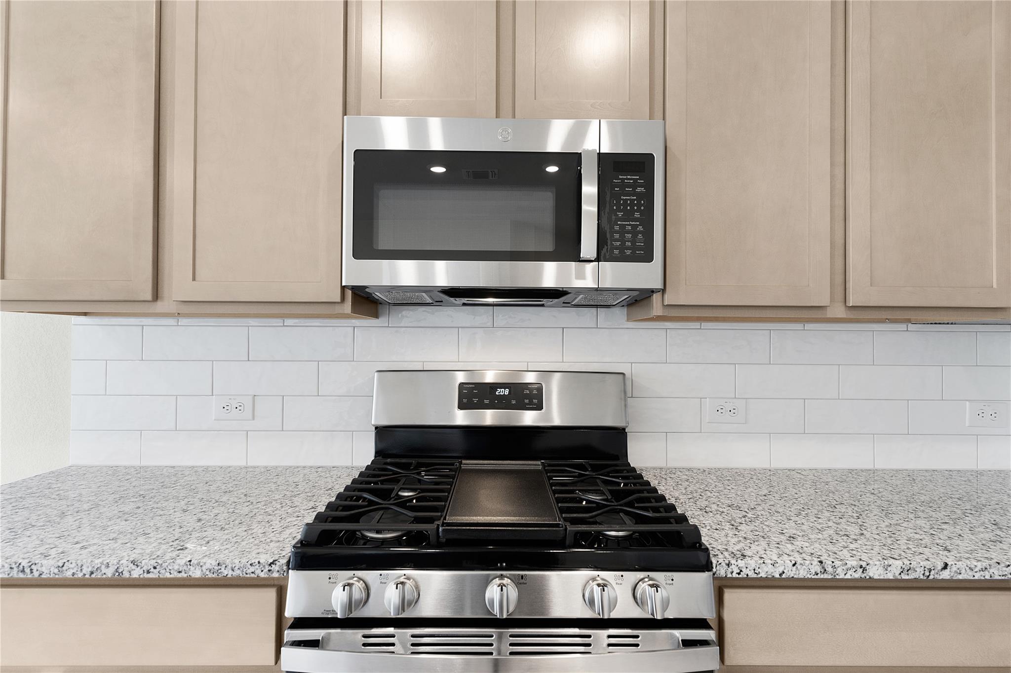 13701 Tucker Hedge Pass, Elgin, TX 78621