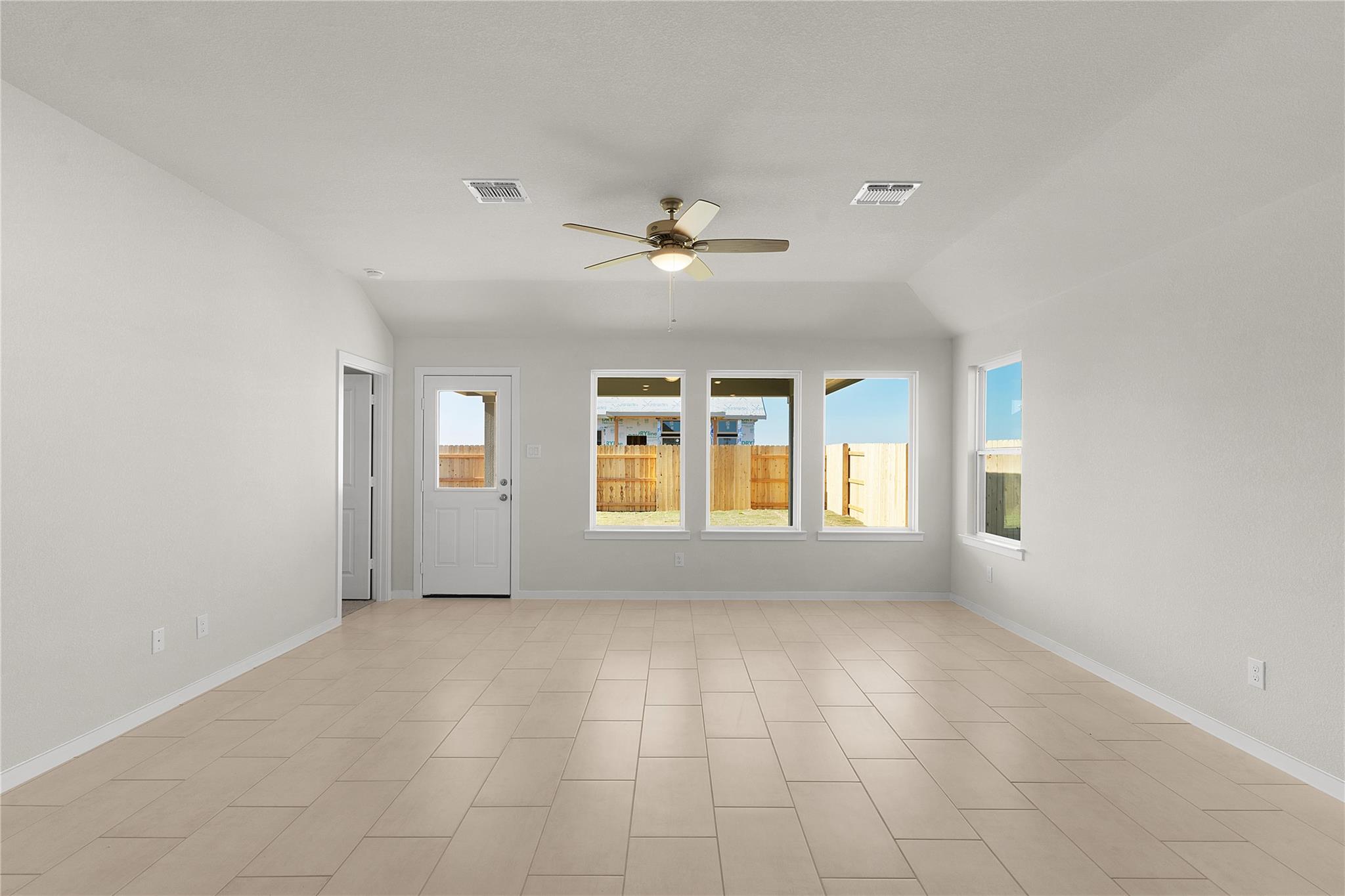 13701 Tucker Hedge Pass, Elgin, TX 78621