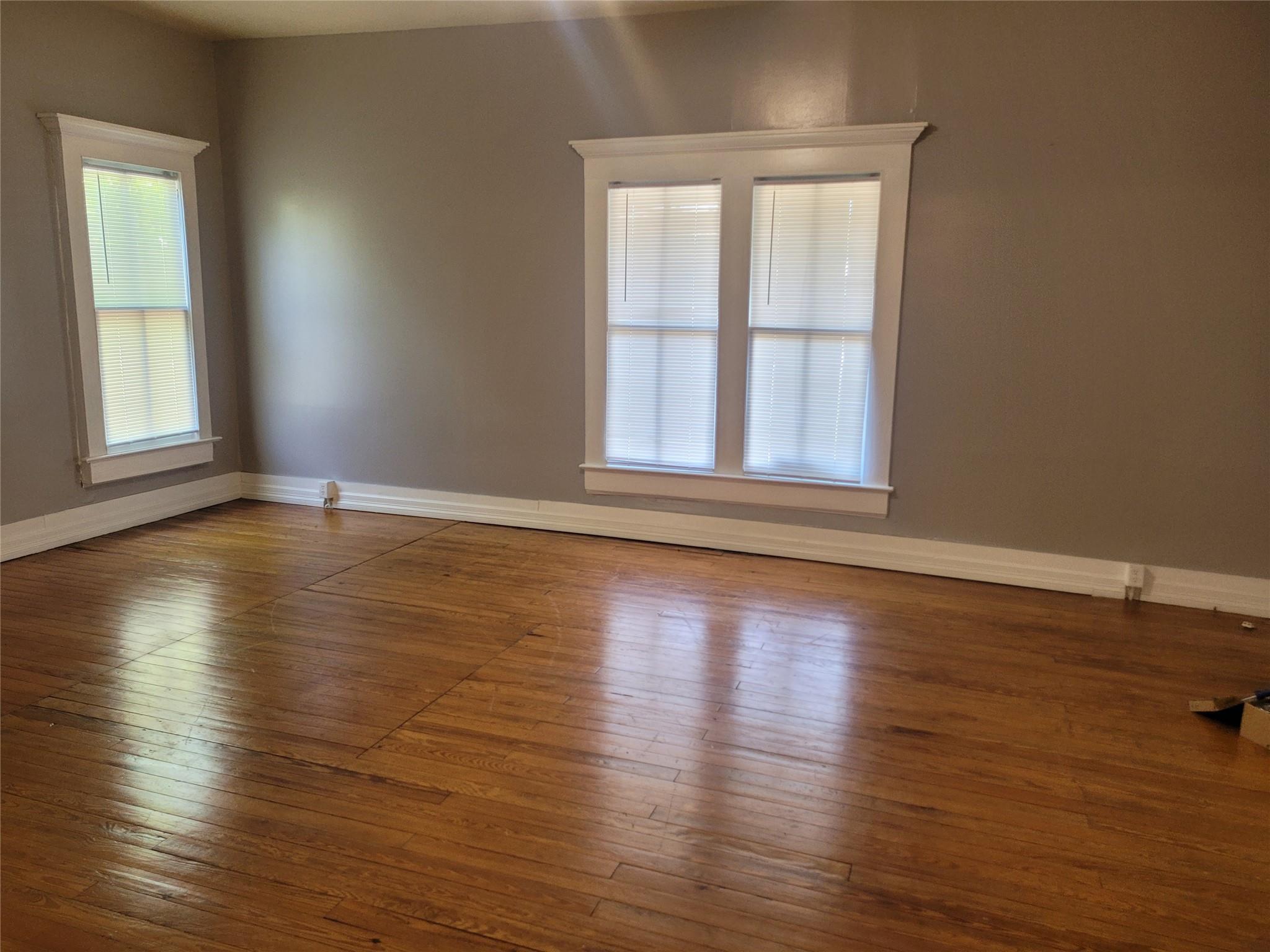 403 Fawcett St, Smithville, TX 78957