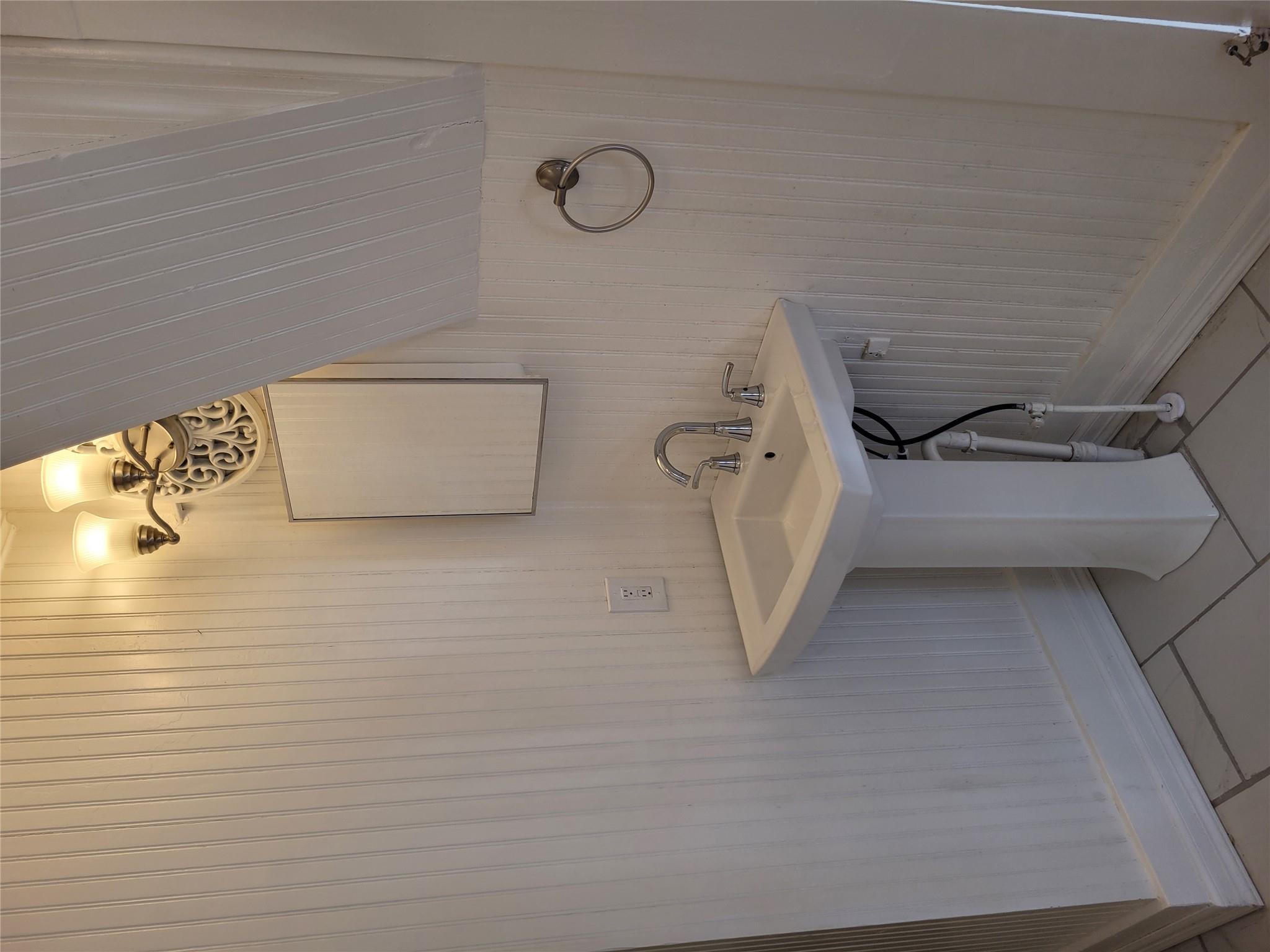 403 Fawcett St, Smithville, TX 78957