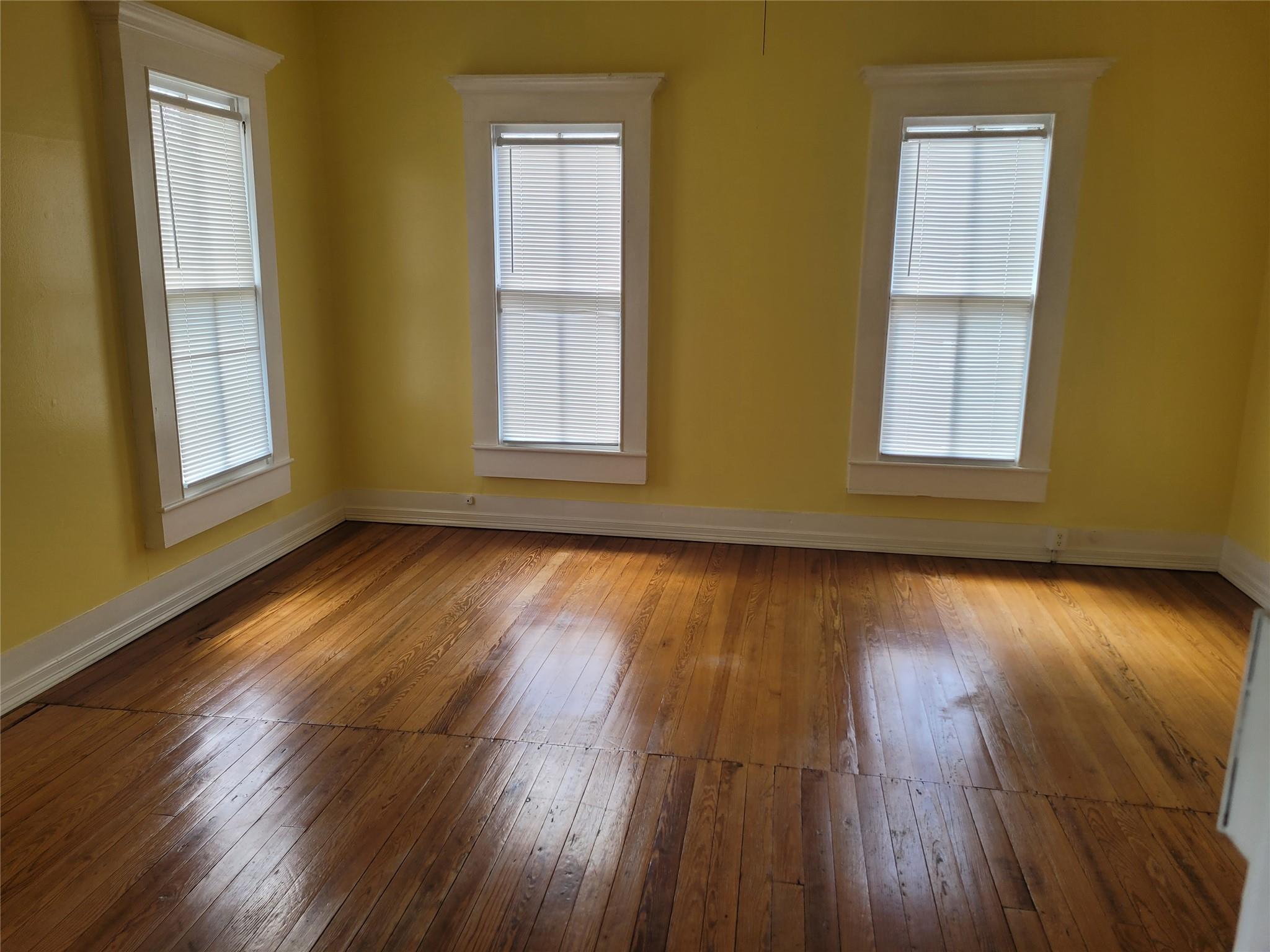 403 Fawcett St, Smithville, TX 78957