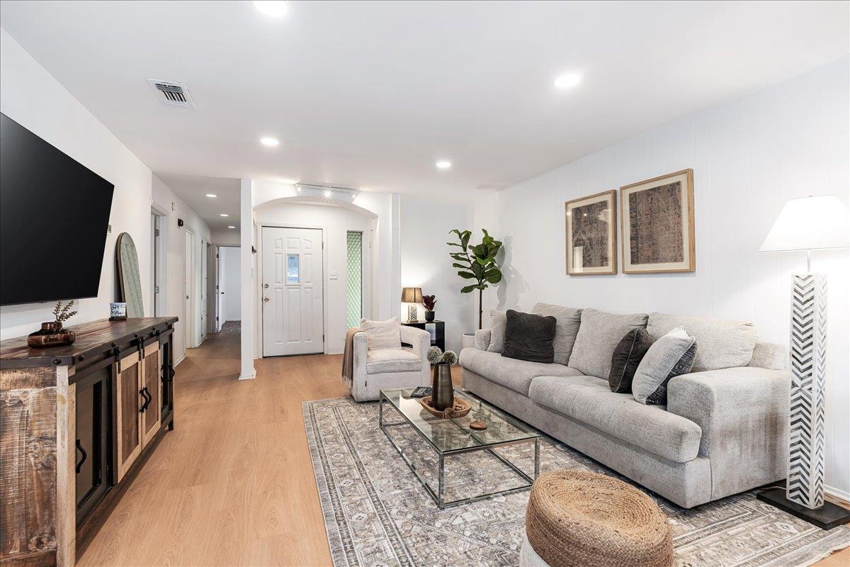 9807 Dallum Dr, Austin, TX 78753