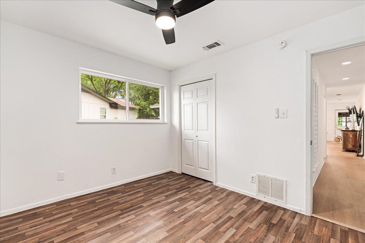 9807 Dallum Dr, Austin, TX 78753