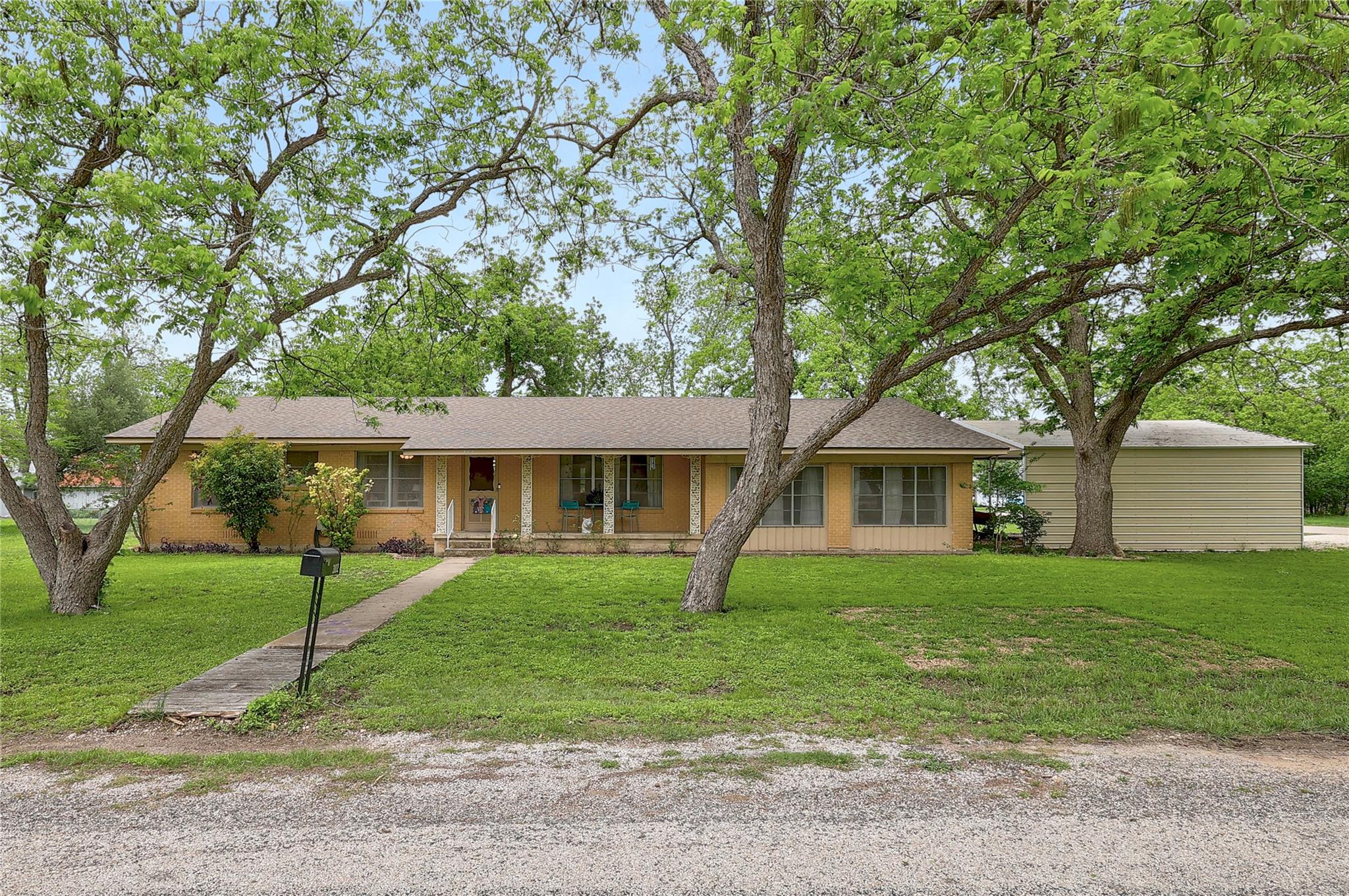 302 Vernon St, Thrall, TX 76578