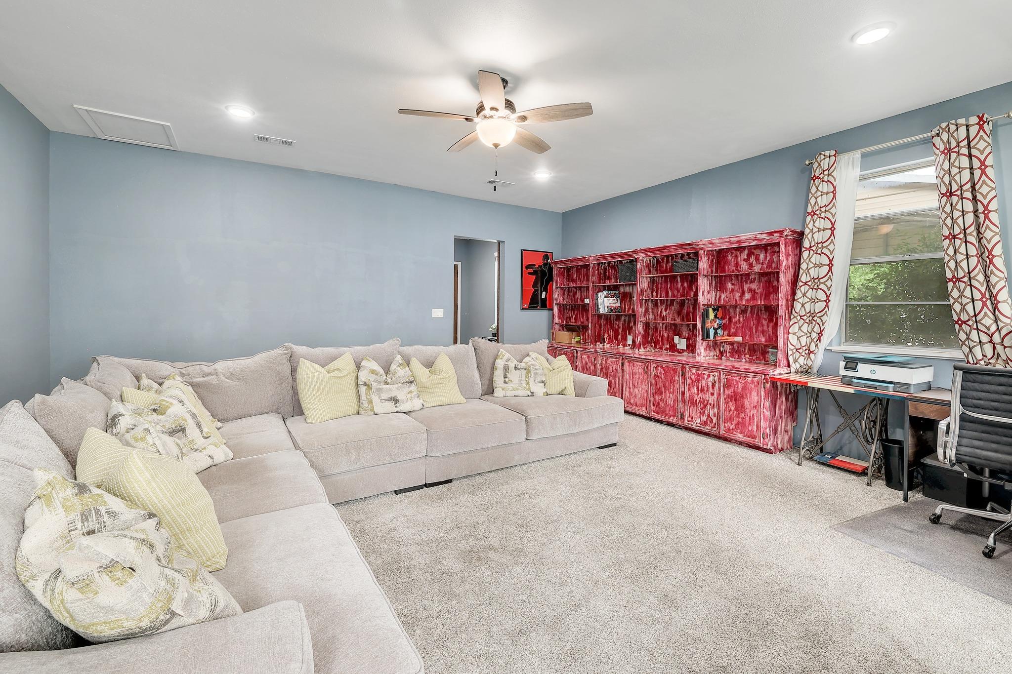 302 Vernon St, Thrall, TX 76578