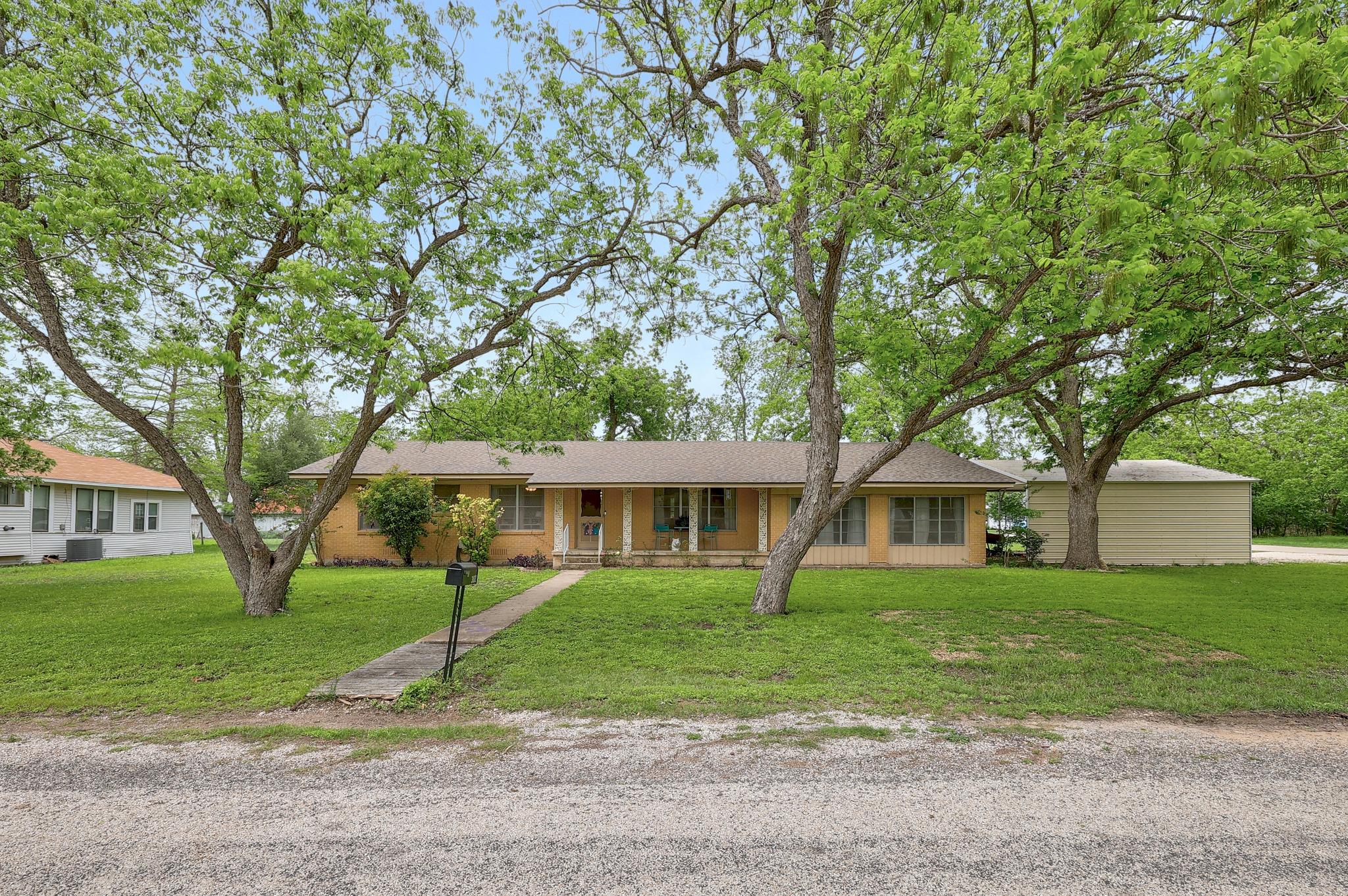 302 Vernon St, Thrall, TX 76578