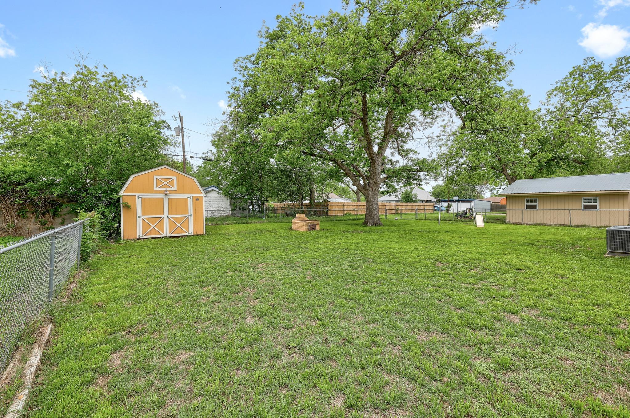 302 Vernon St, Thrall, TX 76578