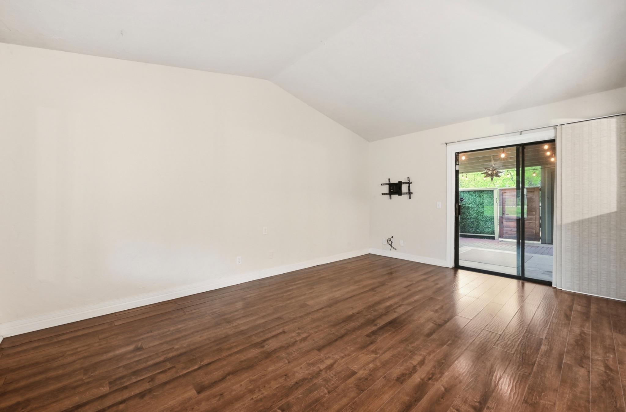 5011 Fort Clark Dr, Austin, TX 78745