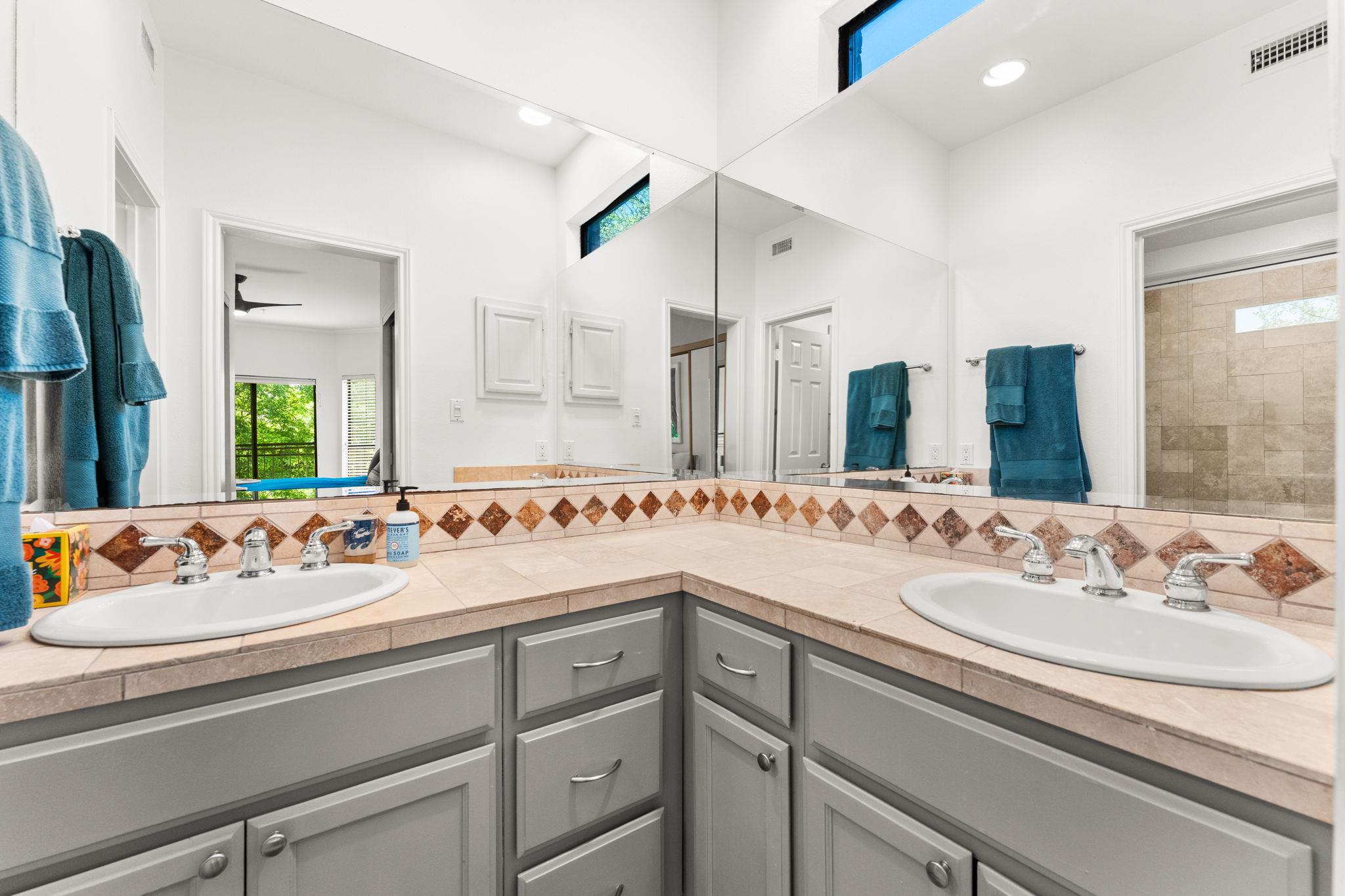 1741 Spyglass Dr # 1-222, Austin, TX 78746