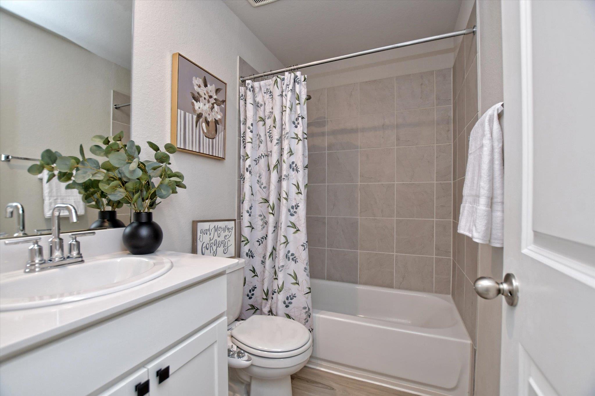 608 Carol Dr, Hutto, TX 78634