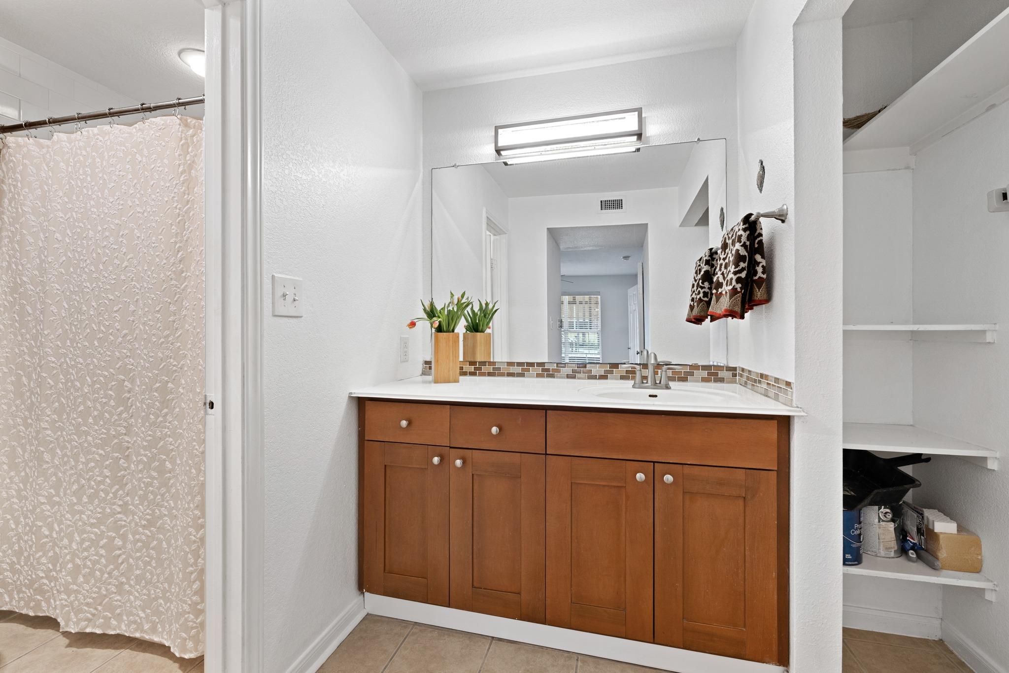 7685 Northcross Dr # 506, Austin, TX 78757