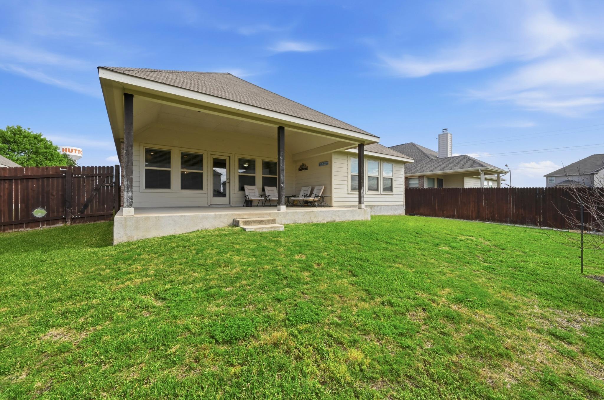 703 N Emory Cv, Hutto, TX 78634