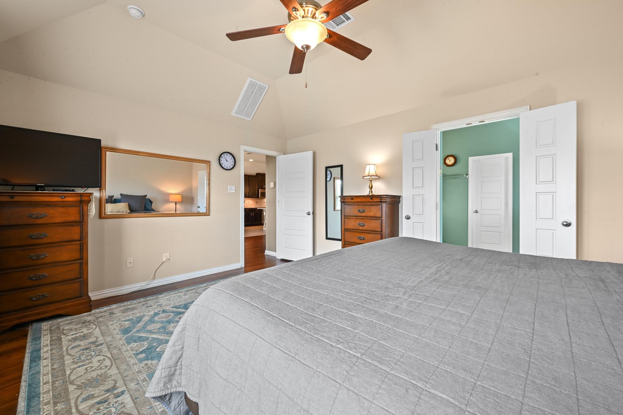 703 N Emory Cv, Hutto, TX 78634