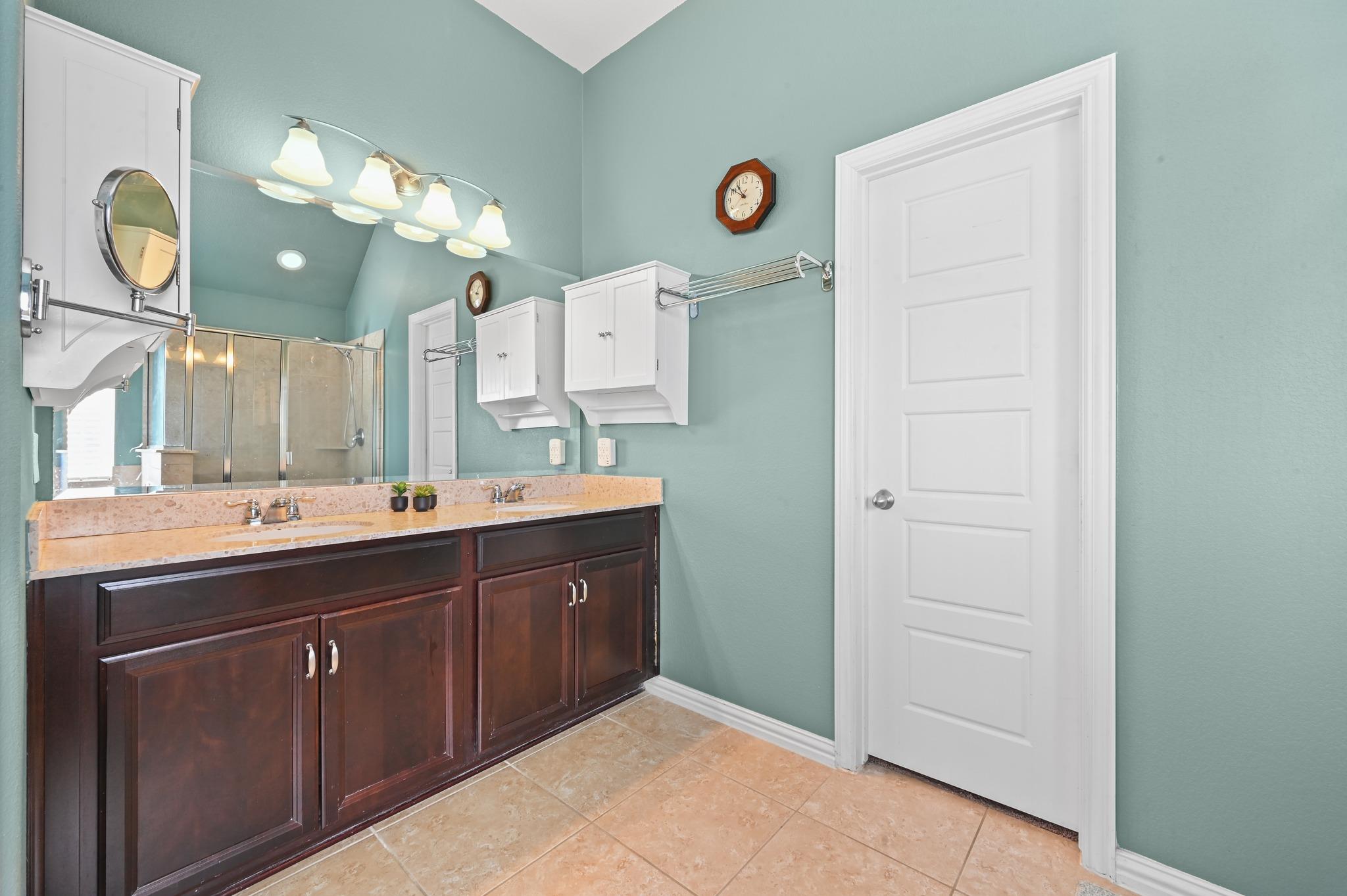 703 N Emory Cv, Hutto, TX 78634