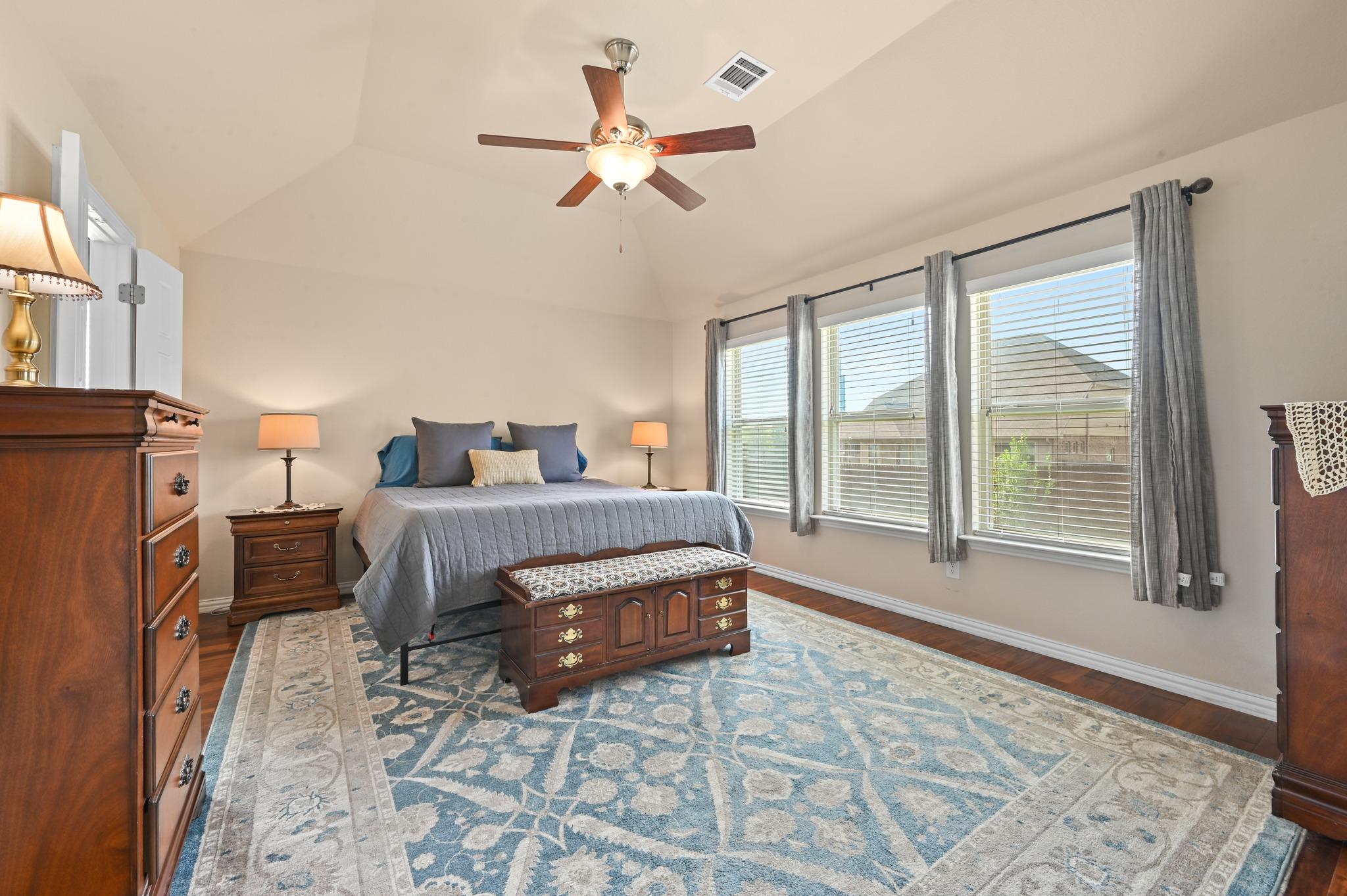 703 N Emory Cv, Hutto, TX 78634