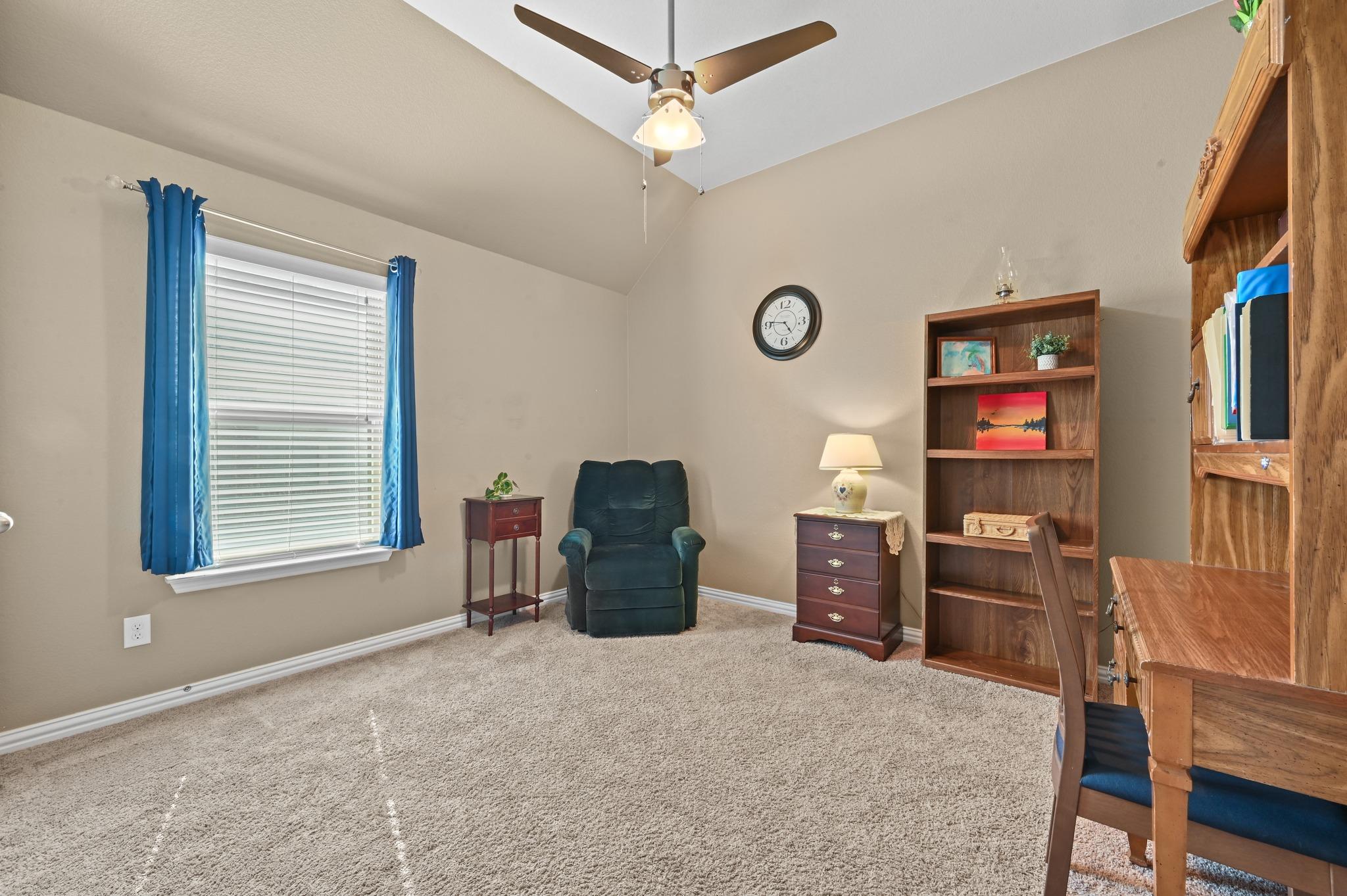 703 N Emory Cv, Hutto, TX 78634