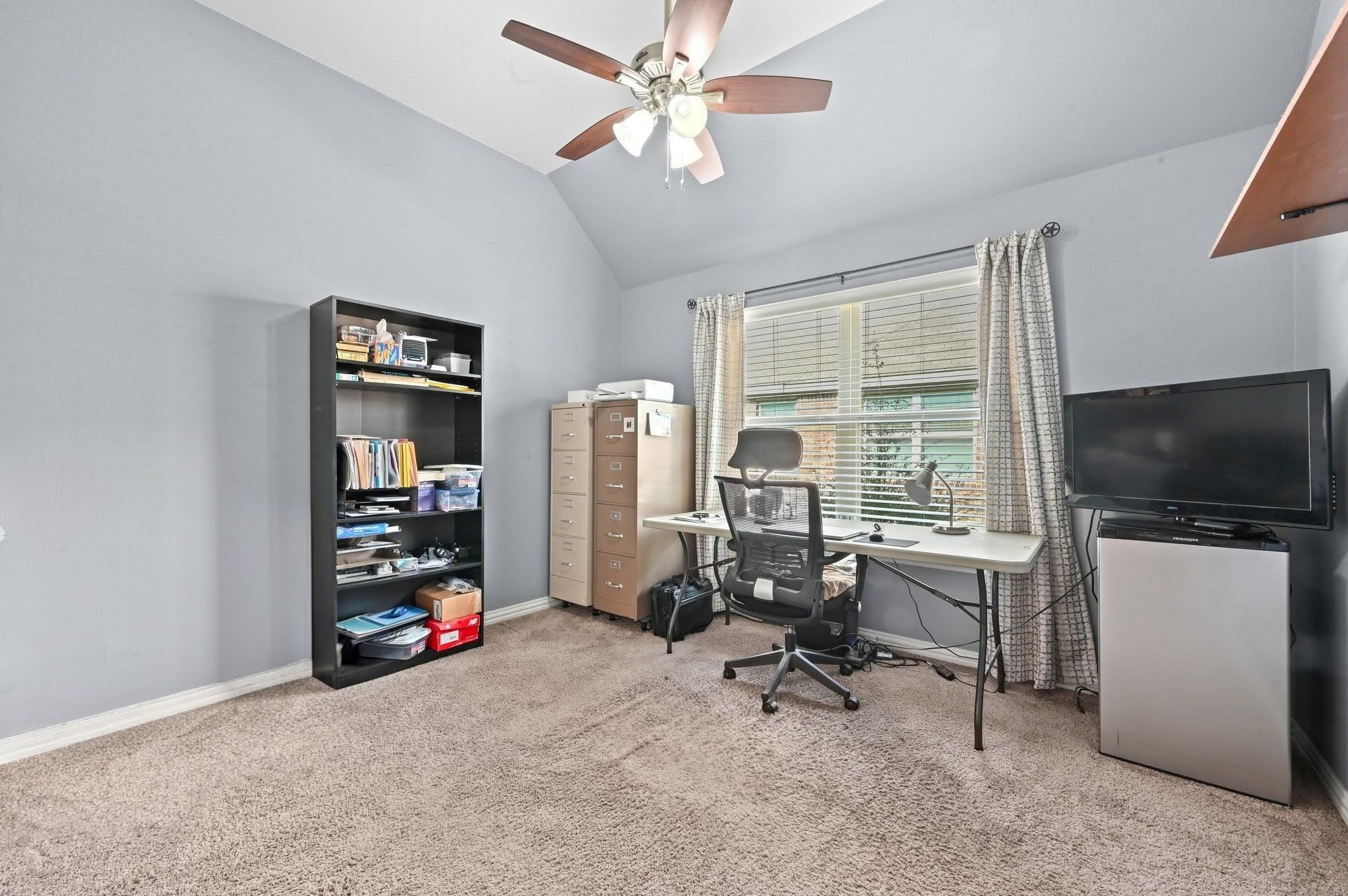 703 N Emory Cv, Hutto, TX 78634