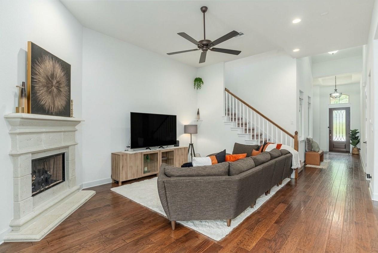 2421 Carretera Dr, Leander, TX 78641