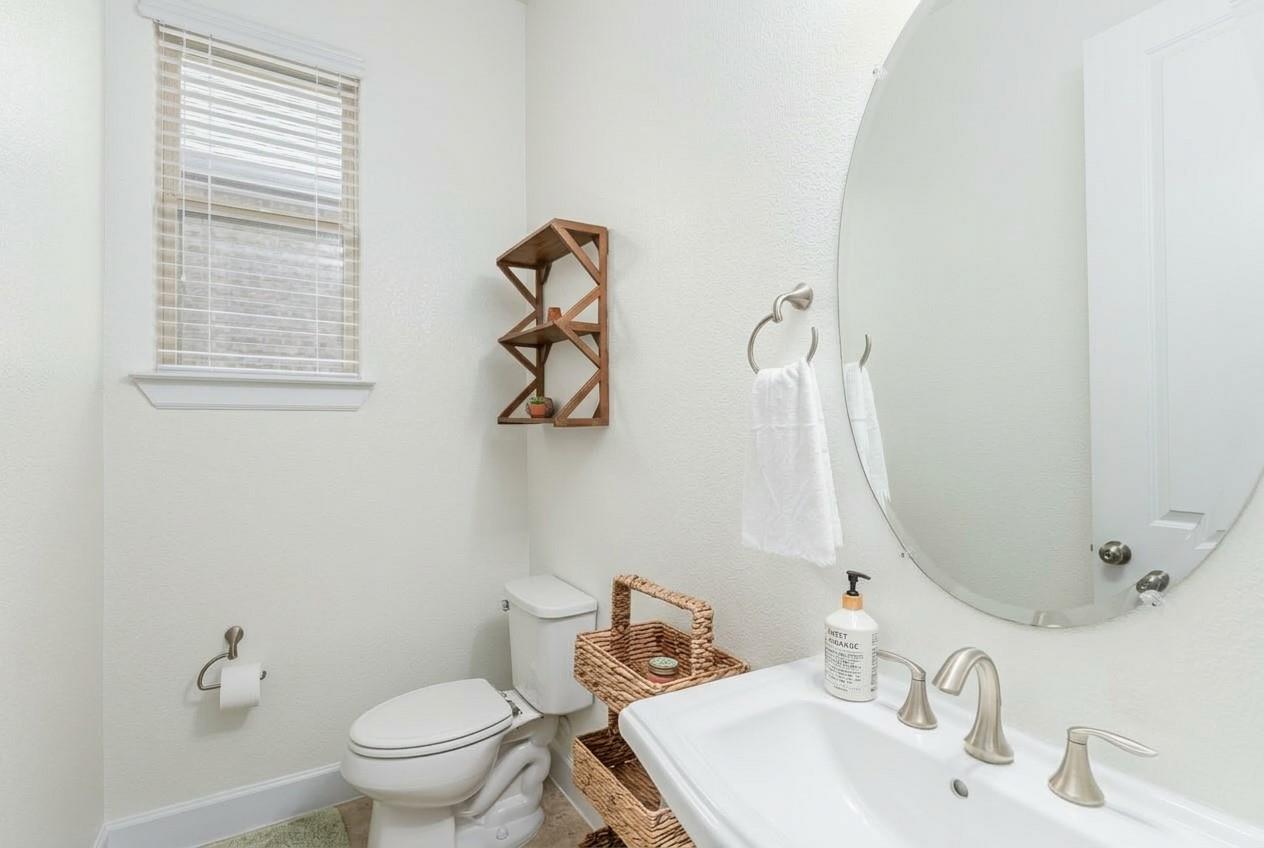 2421 Carretera Dr, Leander, TX 78641