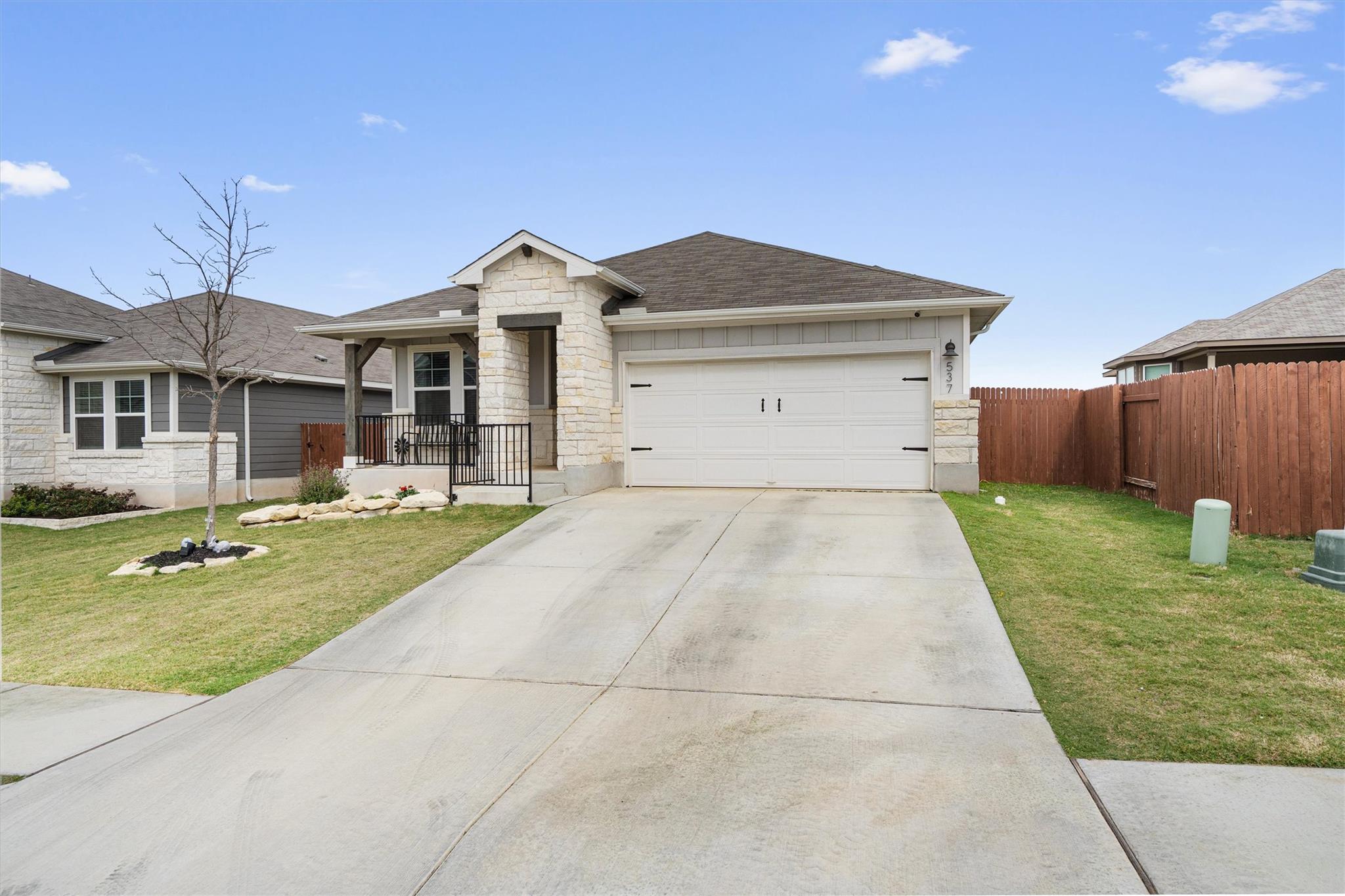 537 Loriner Way, Liberty Hill, TX 78642