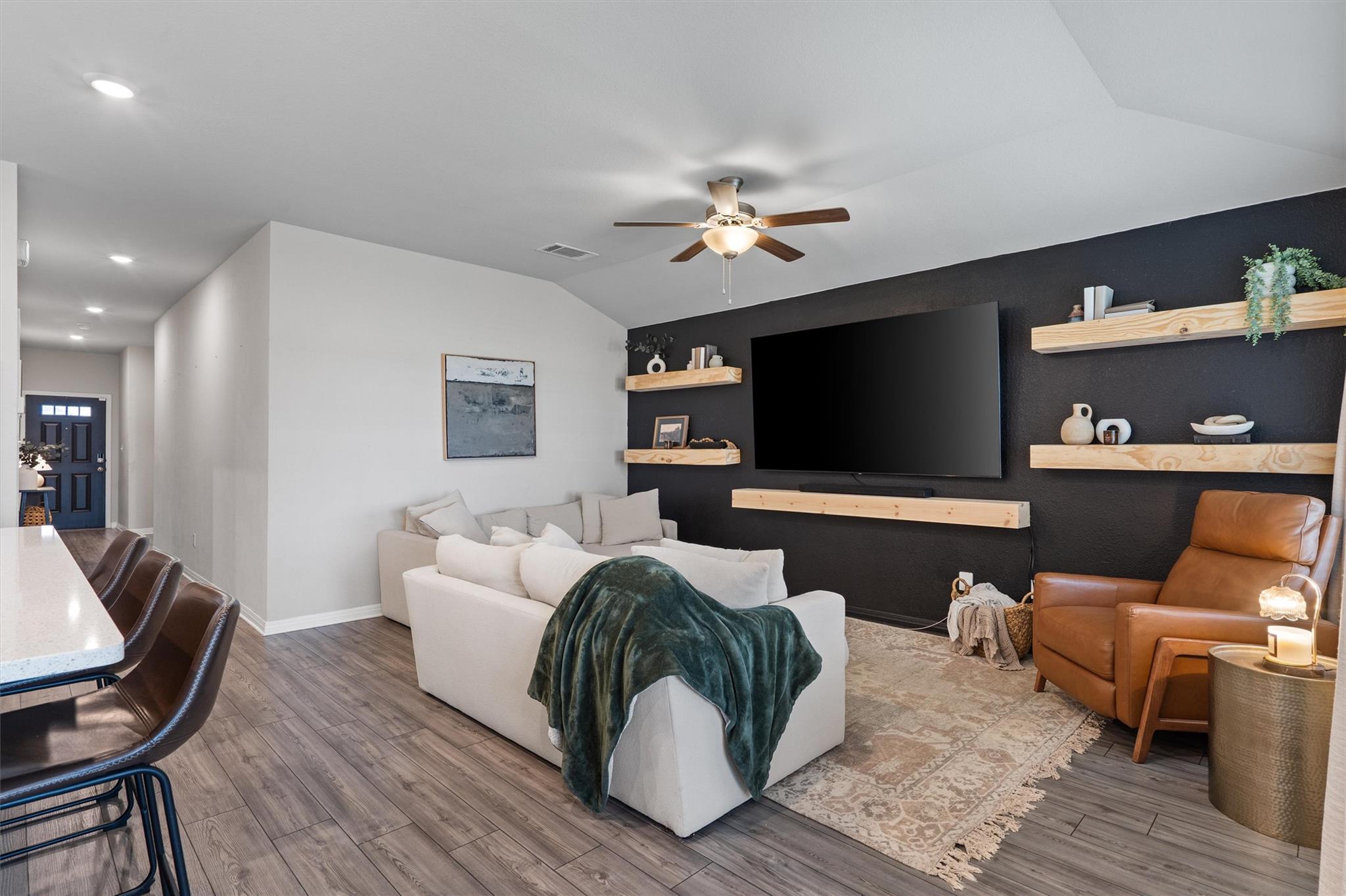 537 Loriner Way, Liberty Hill, TX 78642