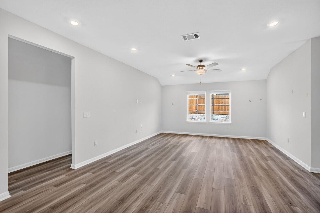 14100 Axel Johanson Dr, Del Valle, TX 78617