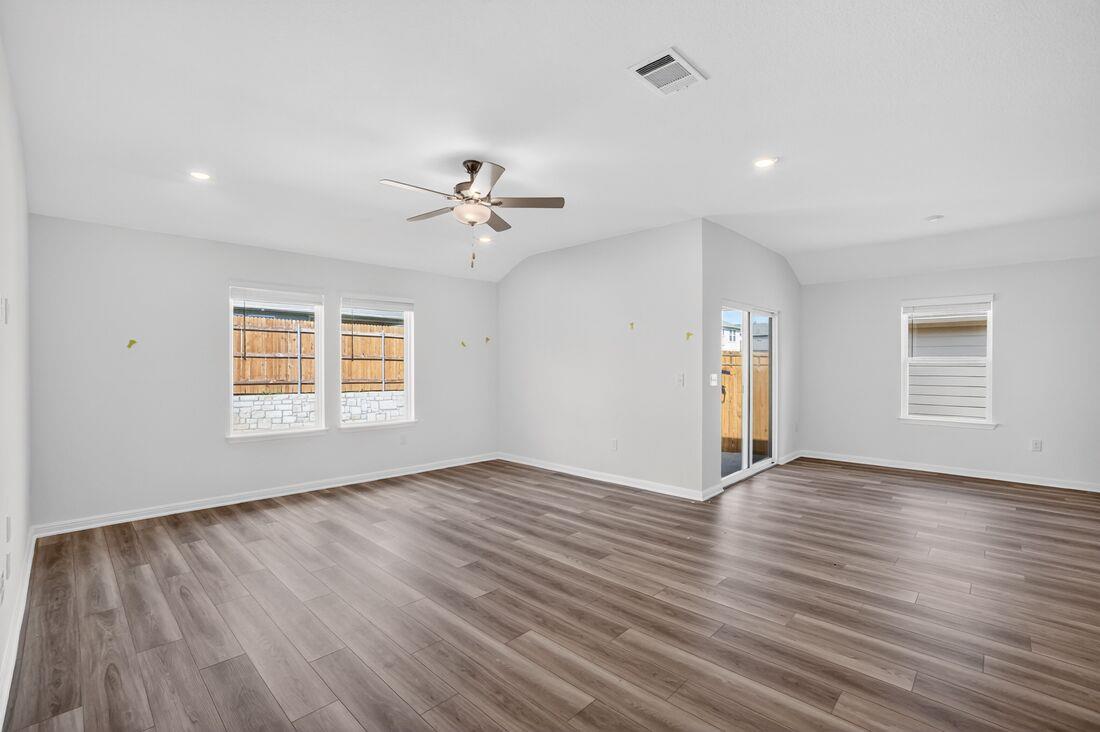 14100 Axel Johanson Dr, Del Valle, TX 78617