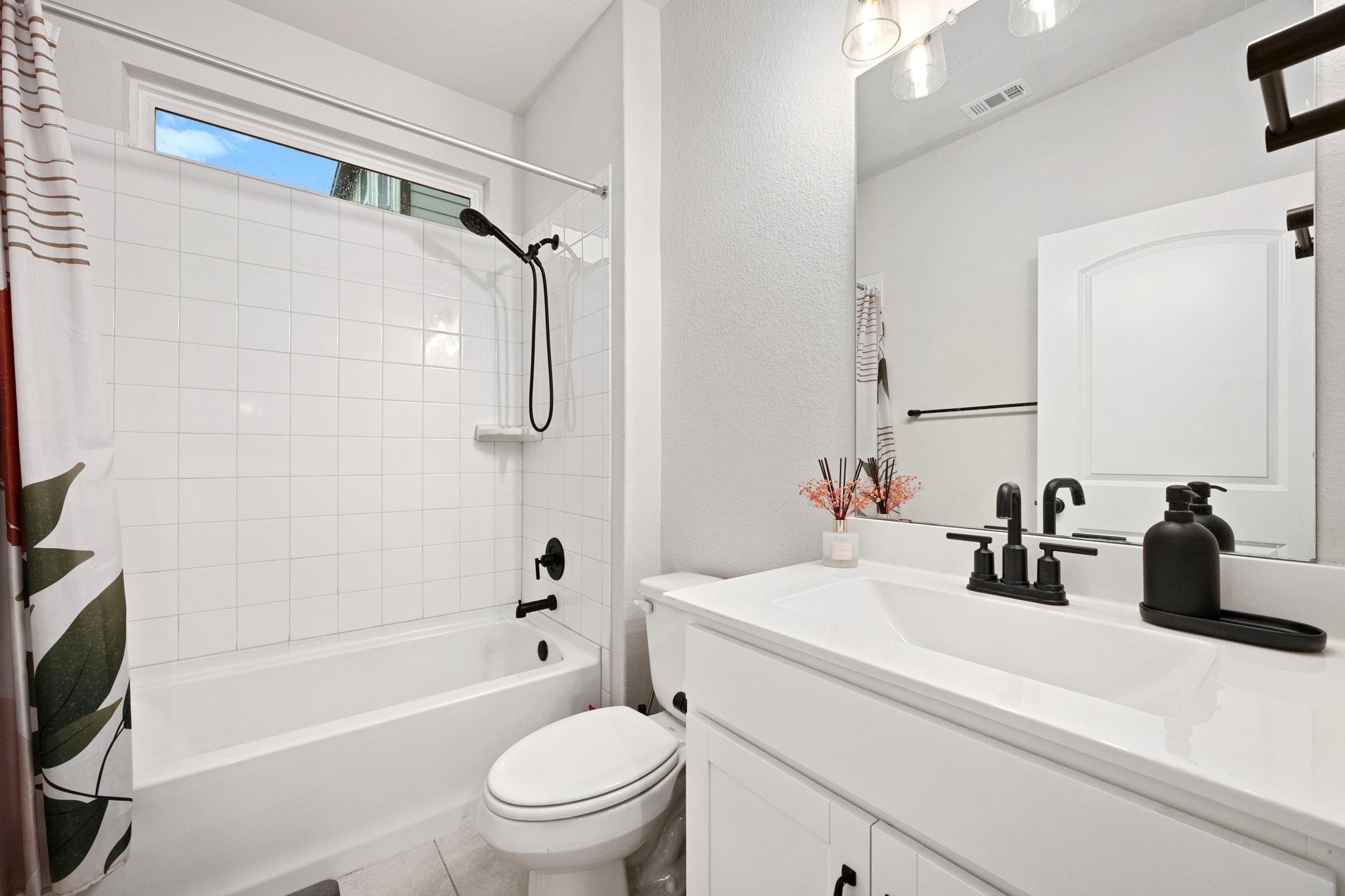 236 Travis Ln, Liberty Hill, TX 78642