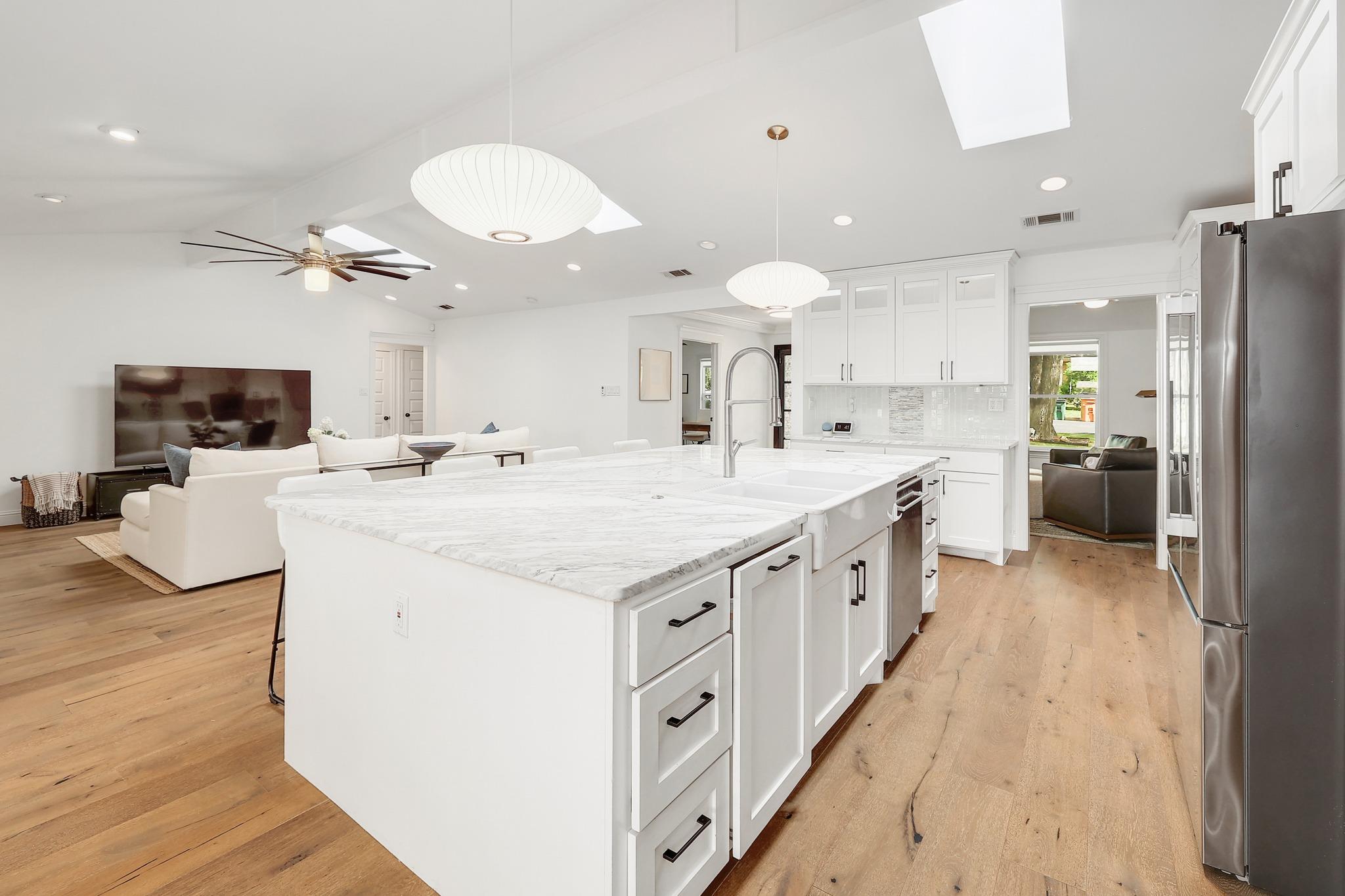 9305 Spring Hollow Dr, Austin, TX 78750