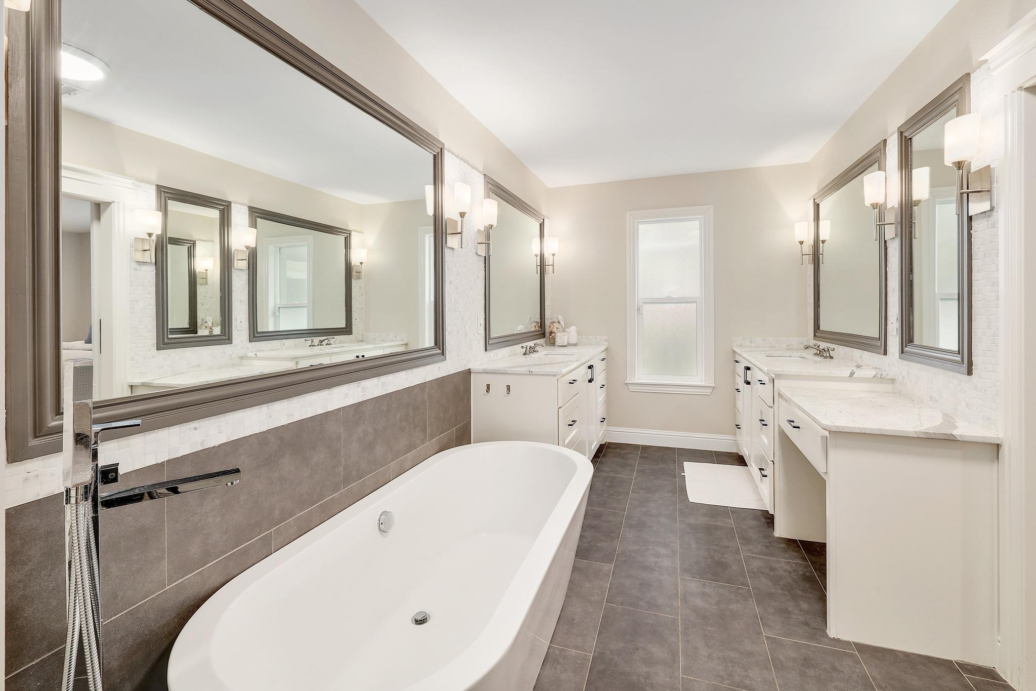 9305 Spring Hollow Dr, Austin, TX 78750