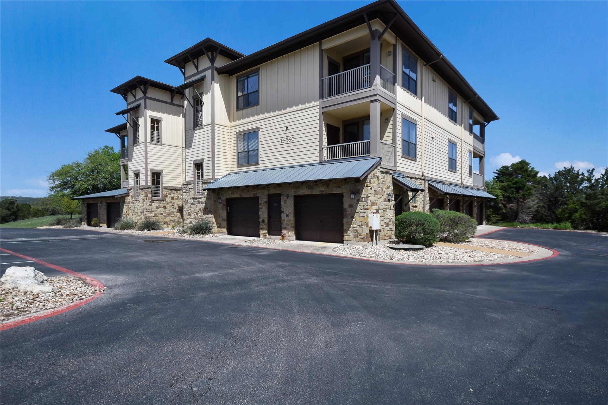 17800 Edgewood Way # 203, Jonestown, TX 78645