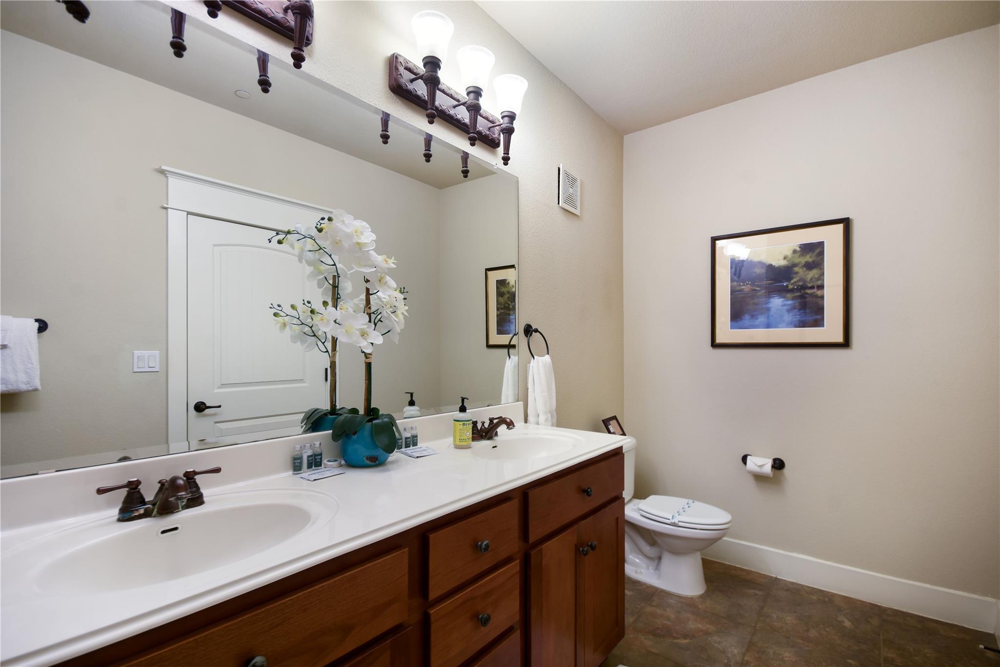 17800 Edgewood Way # 203, Jonestown, TX 78645