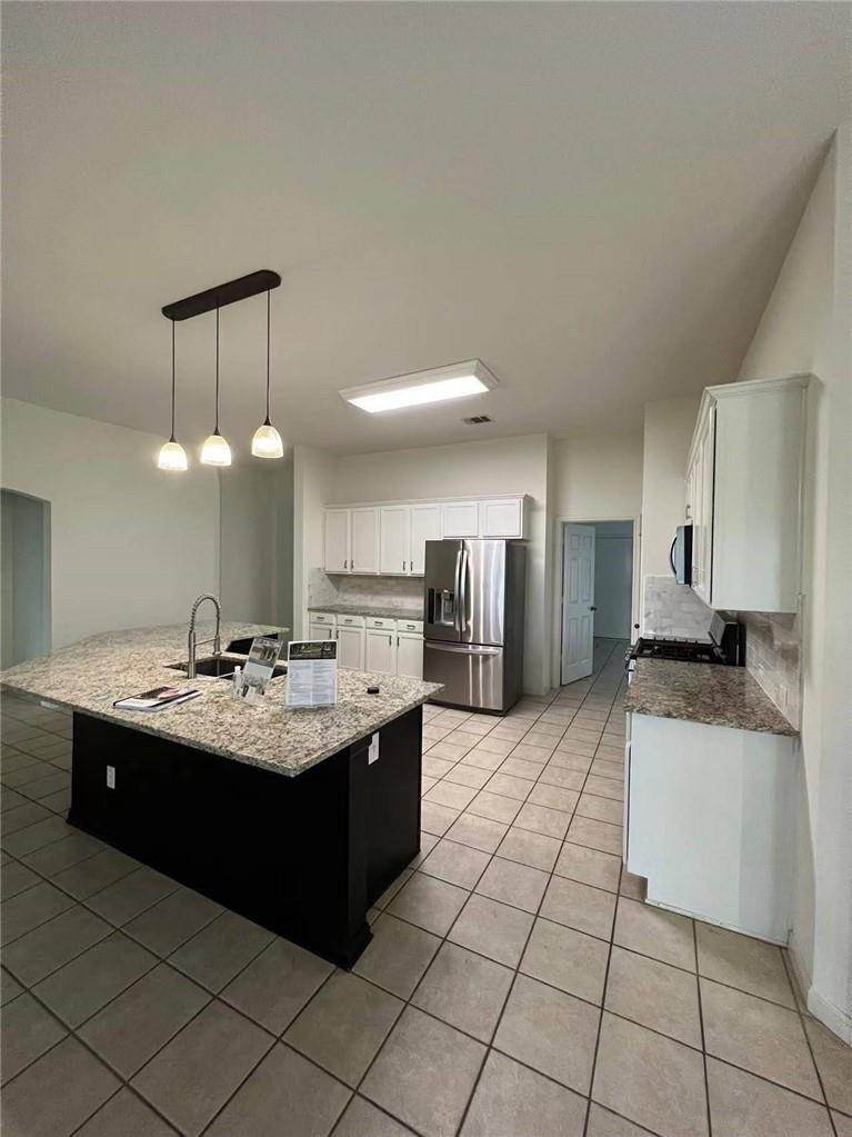 507 Red Hawk Dr, Leander, TX 78641