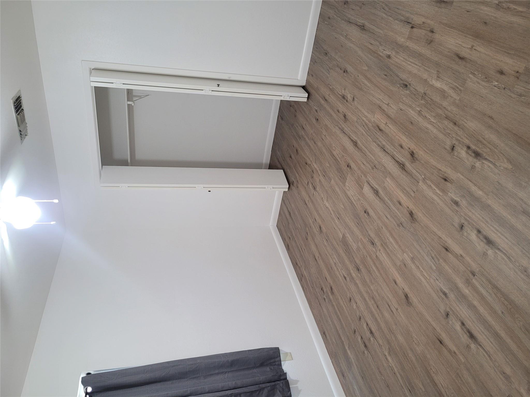 205 2nd Ave # 2, Smithville, TX 78957