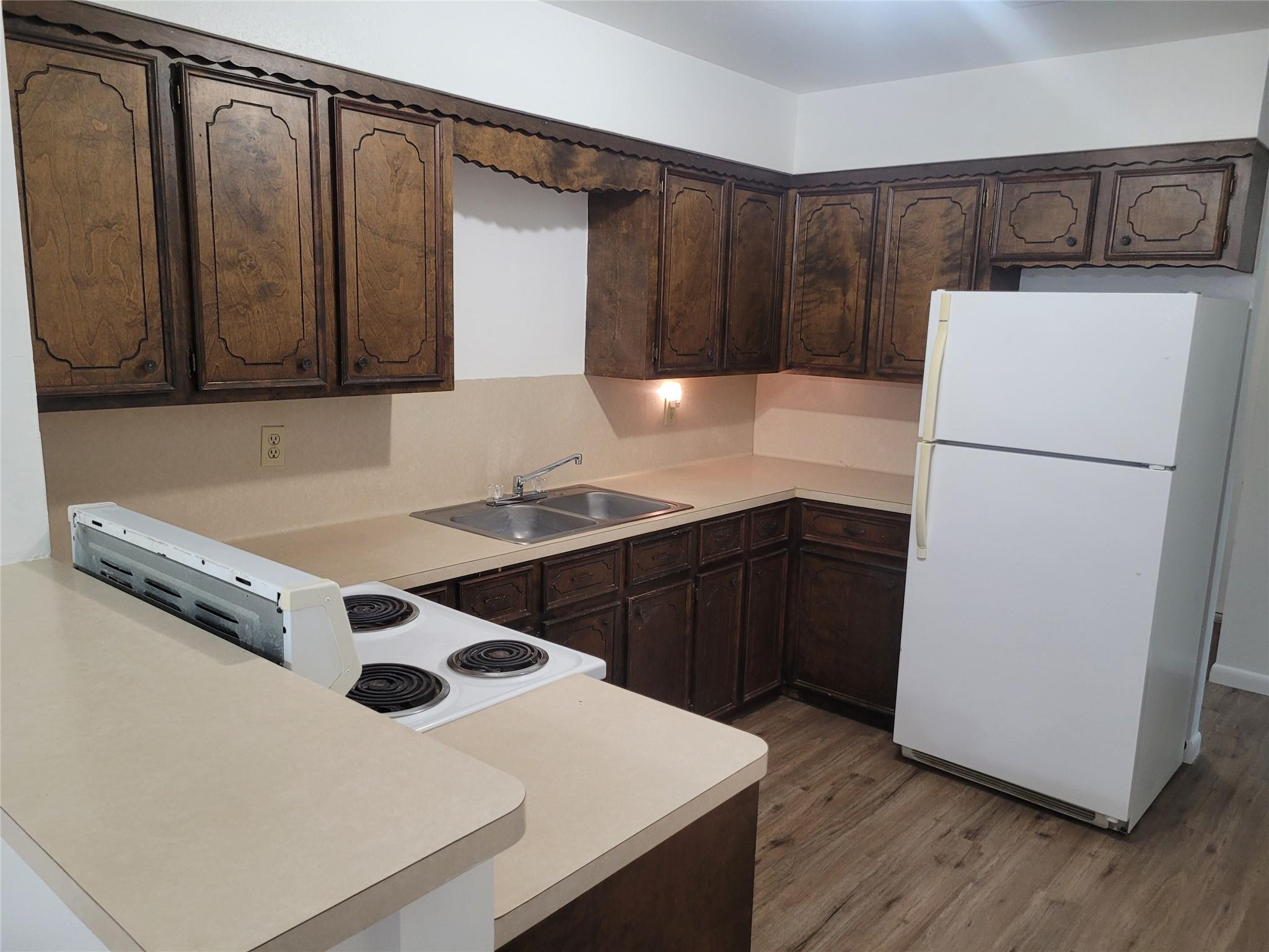 205 2nd Ave # 2, Smithville, TX 78957