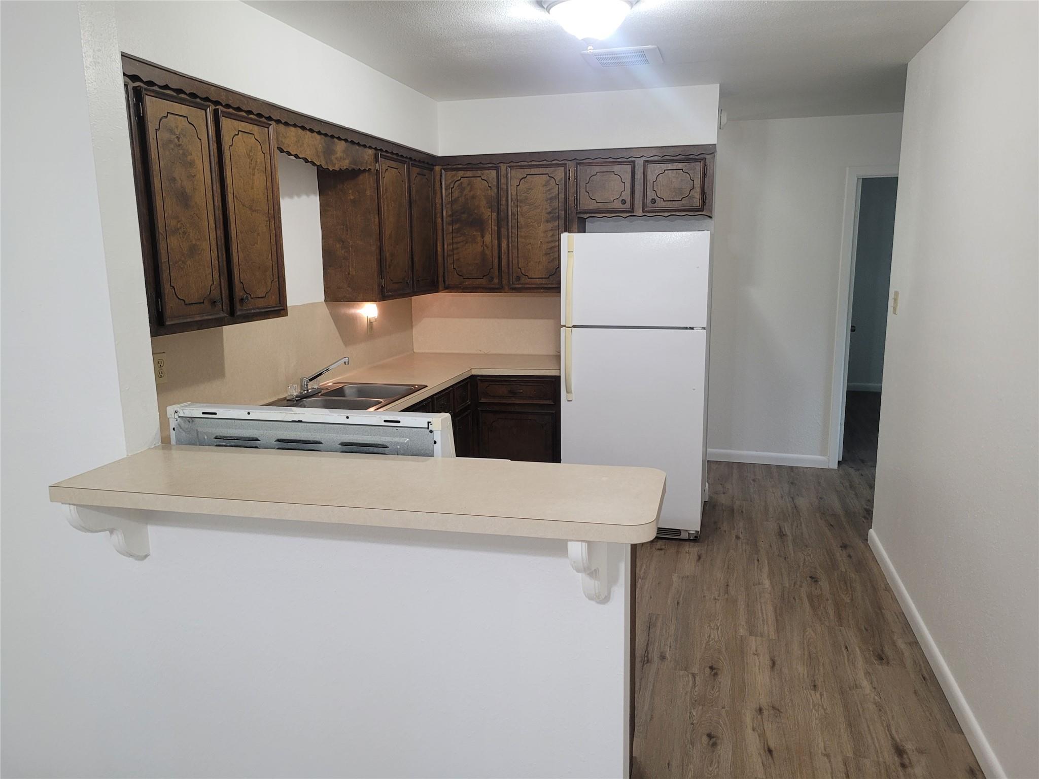 205 2nd Ave # 2, Smithville, TX 78957