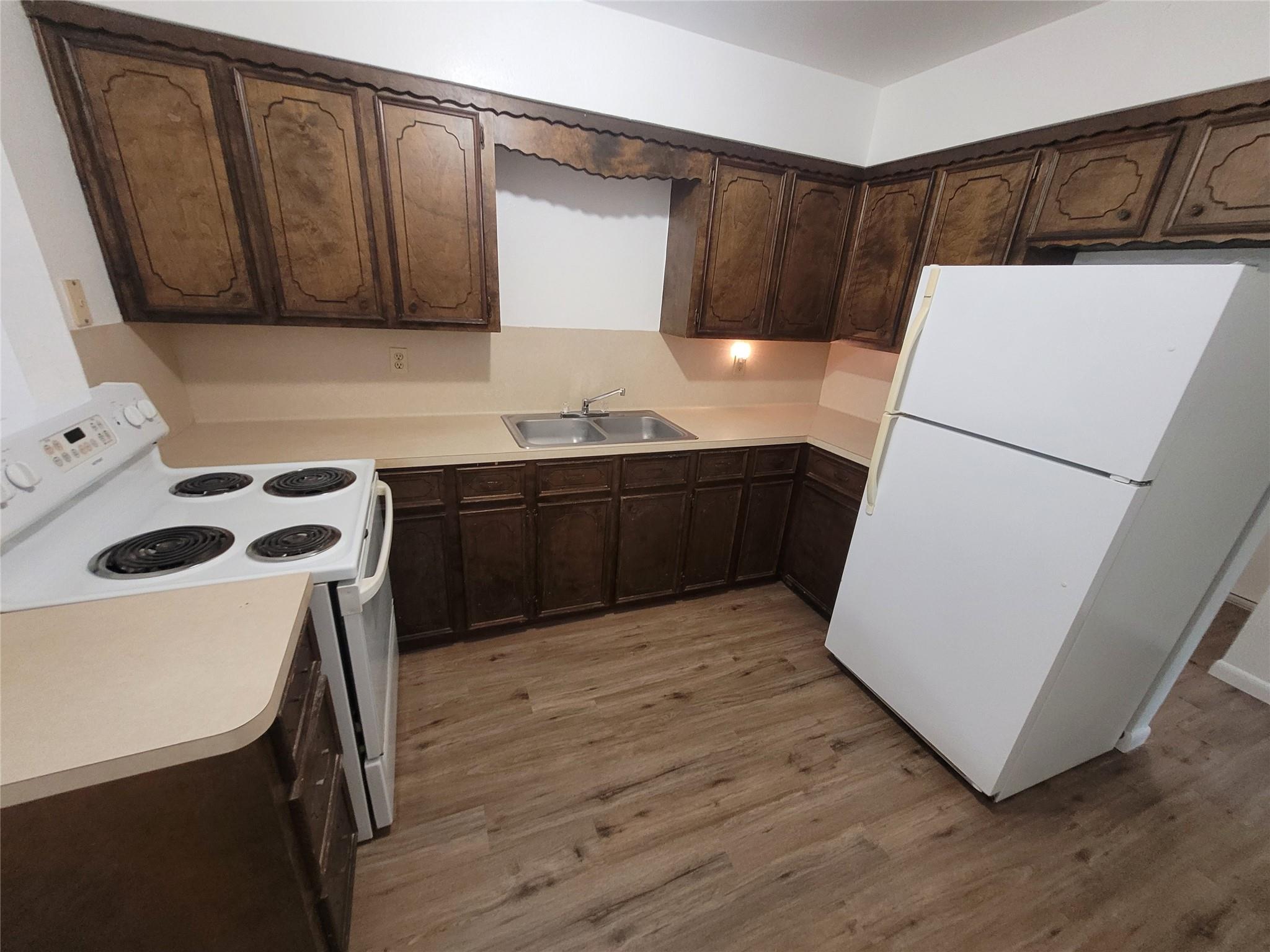 205 2nd Ave # 2, Smithville, TX 78957