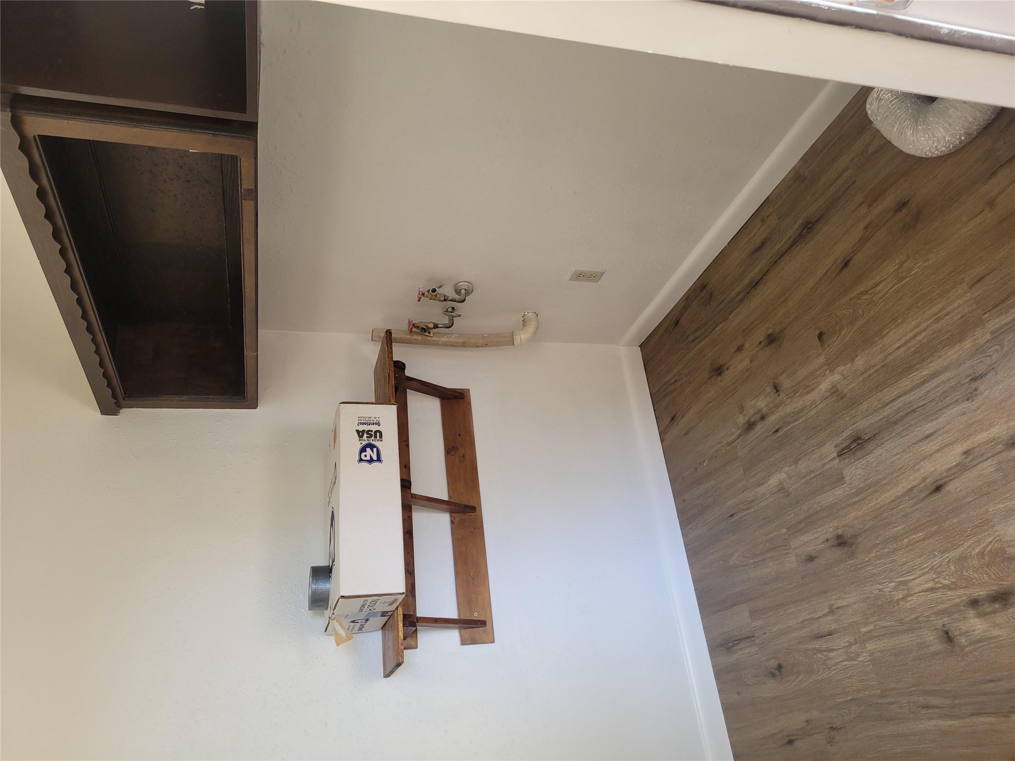 205 2nd Ave # 2, Smithville, TX 78957