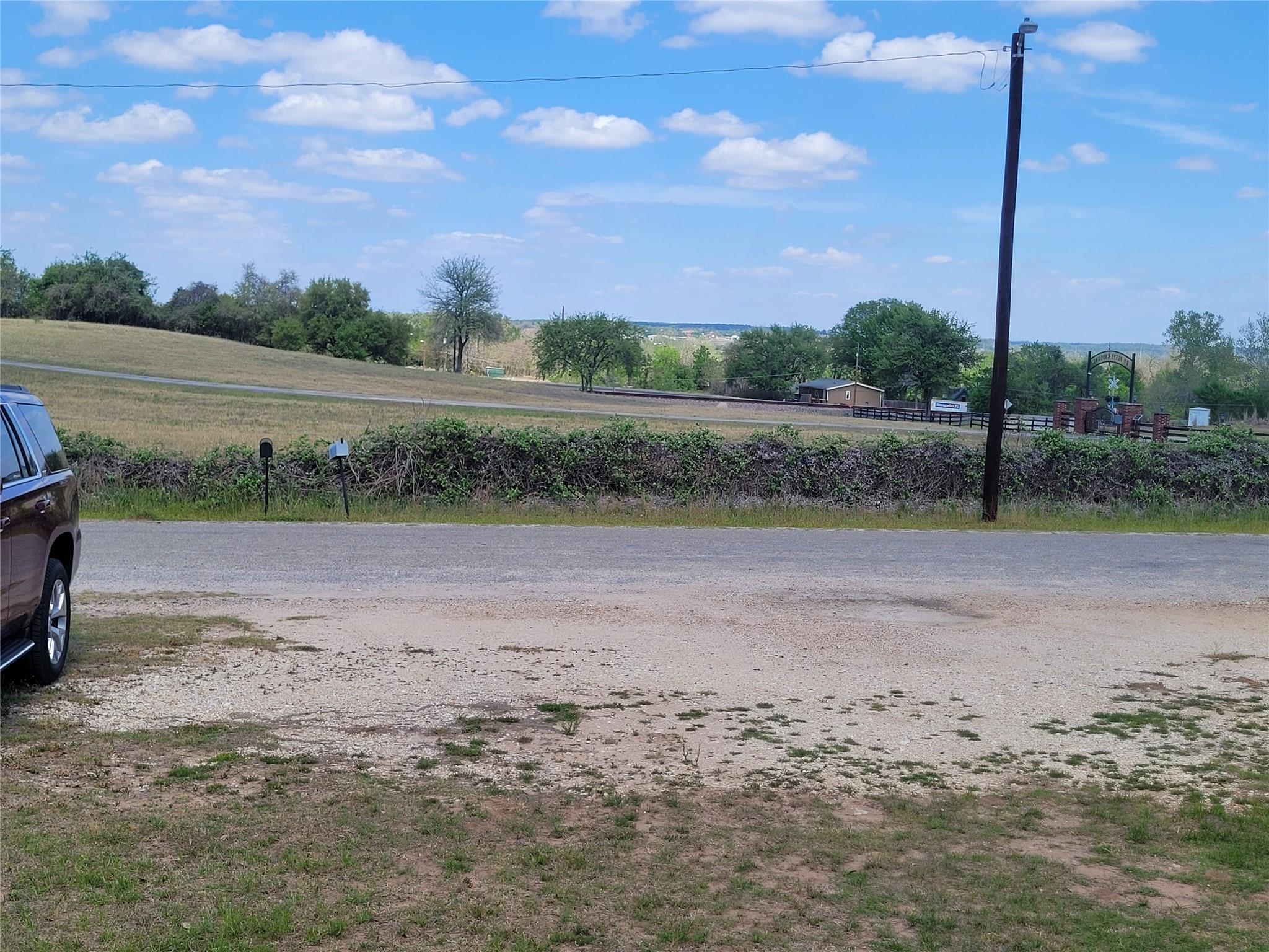 205 2nd Ave # 2, Smithville, TX 78957