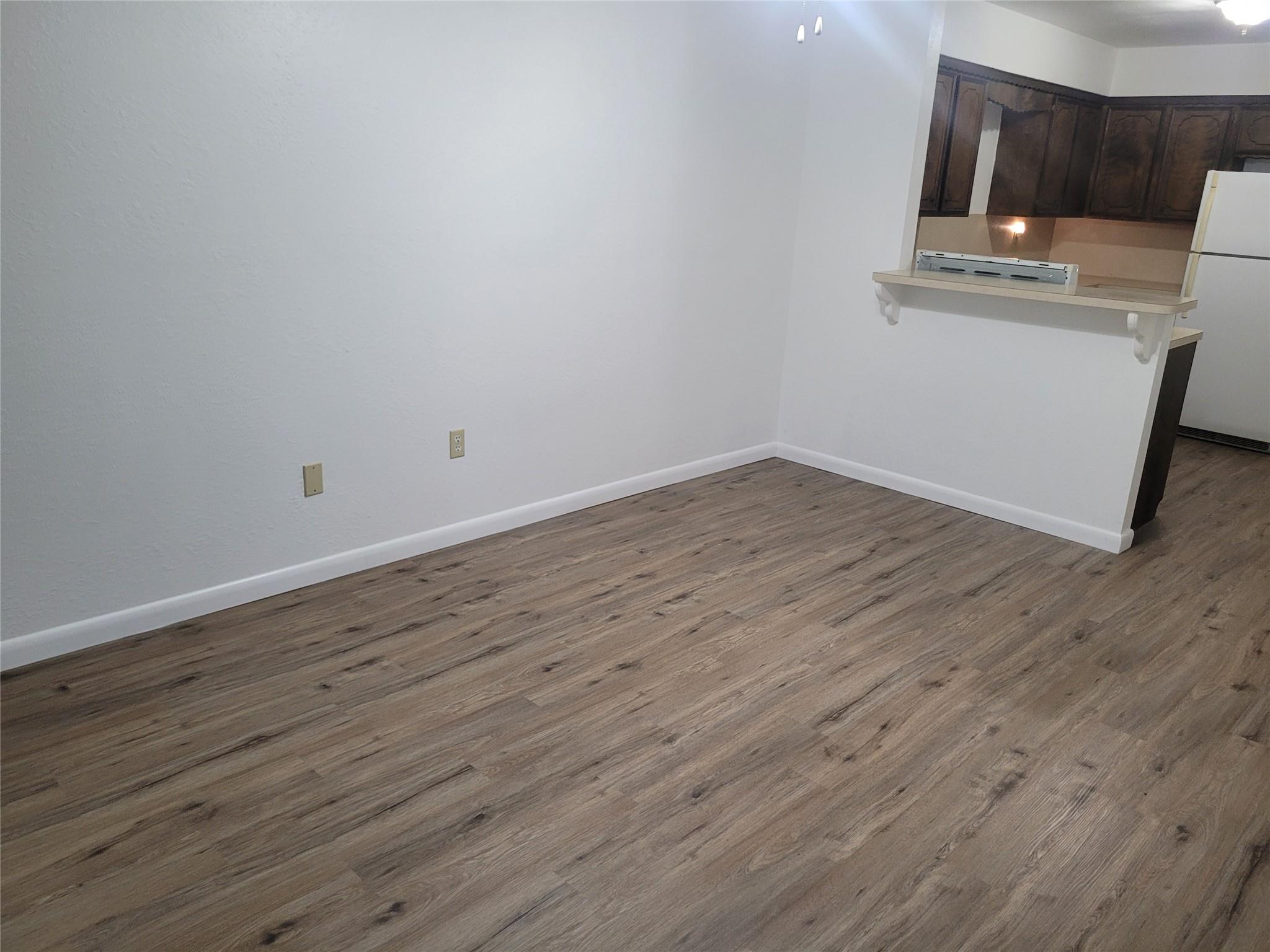 205 2nd Ave # 2, Smithville, TX 78957